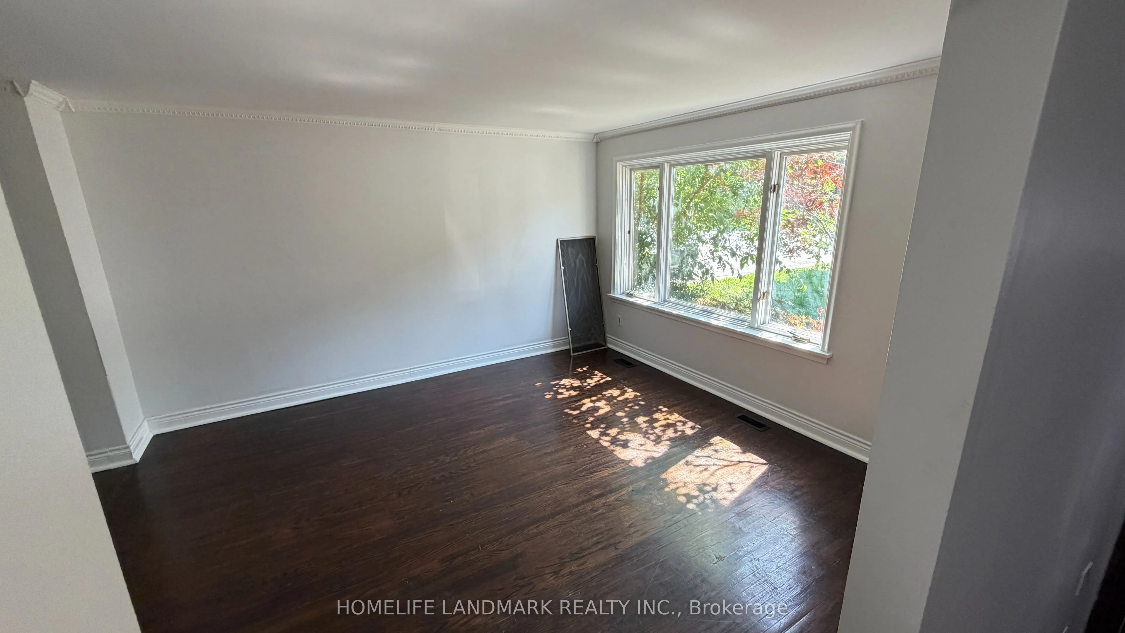 702 Sheppard Ave Avenue E