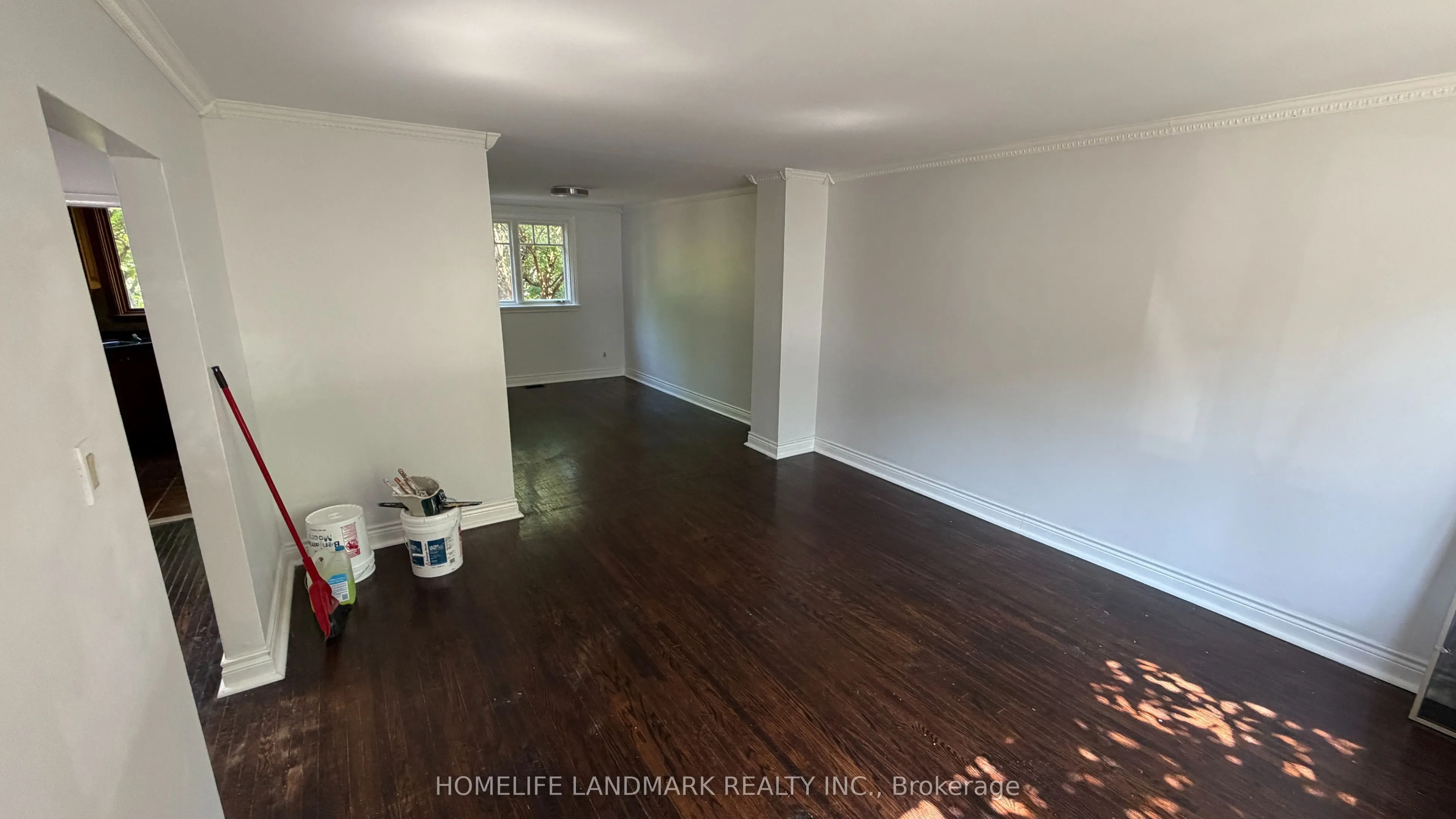 702 Sheppard Ave Avenue E