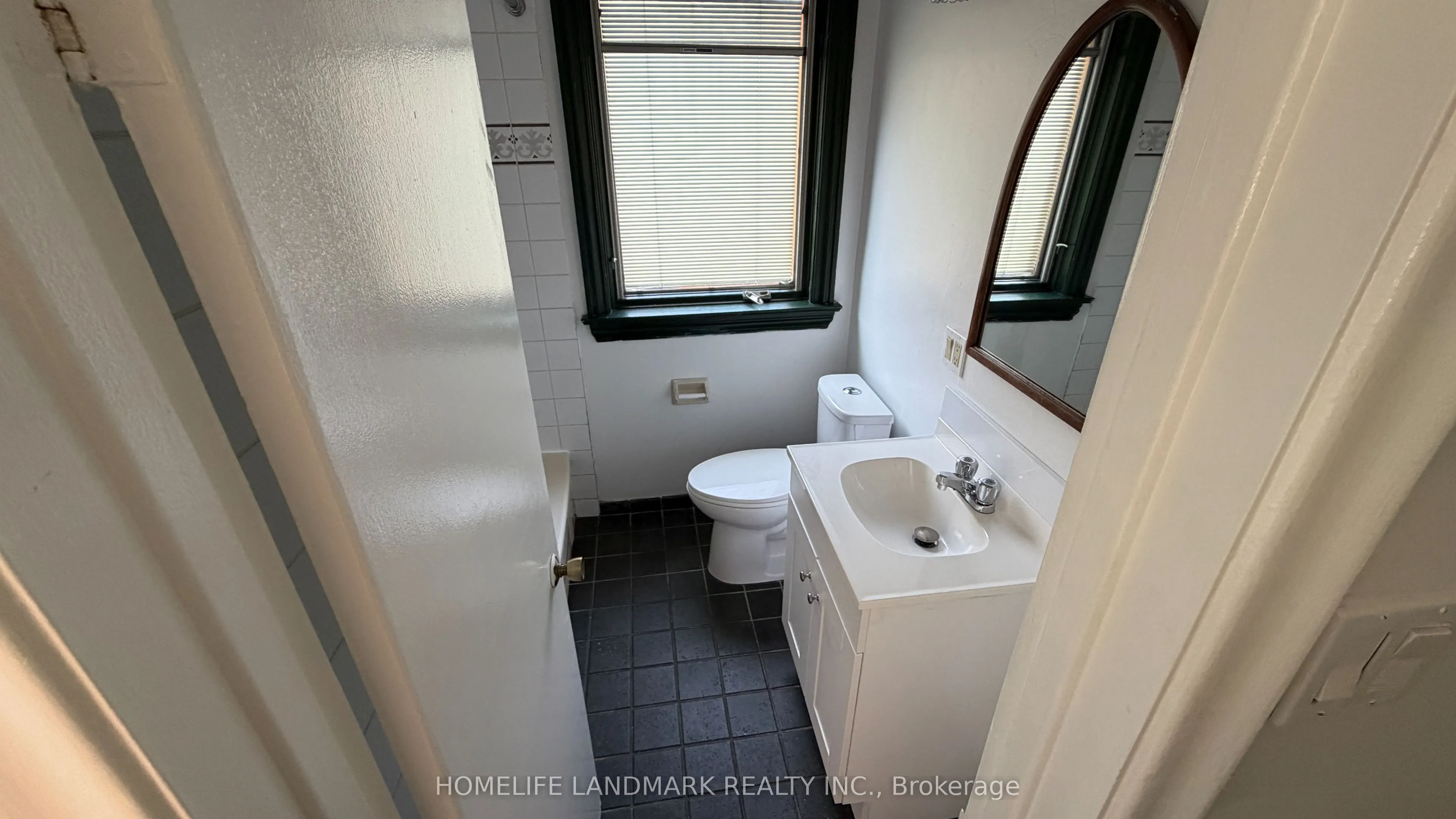 702 Sheppard Ave Avenue E