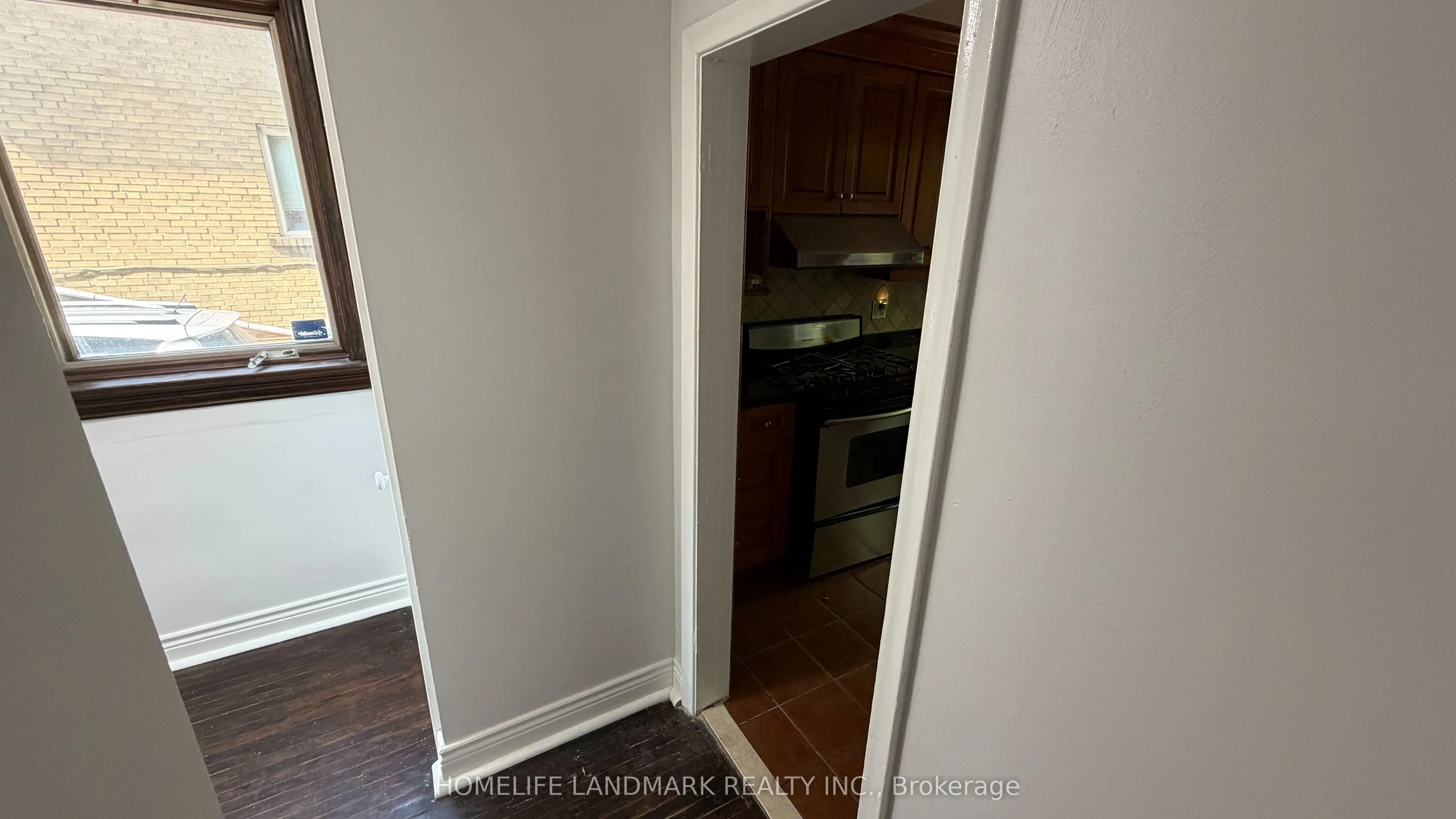 702 Sheppard Ave Avenue E