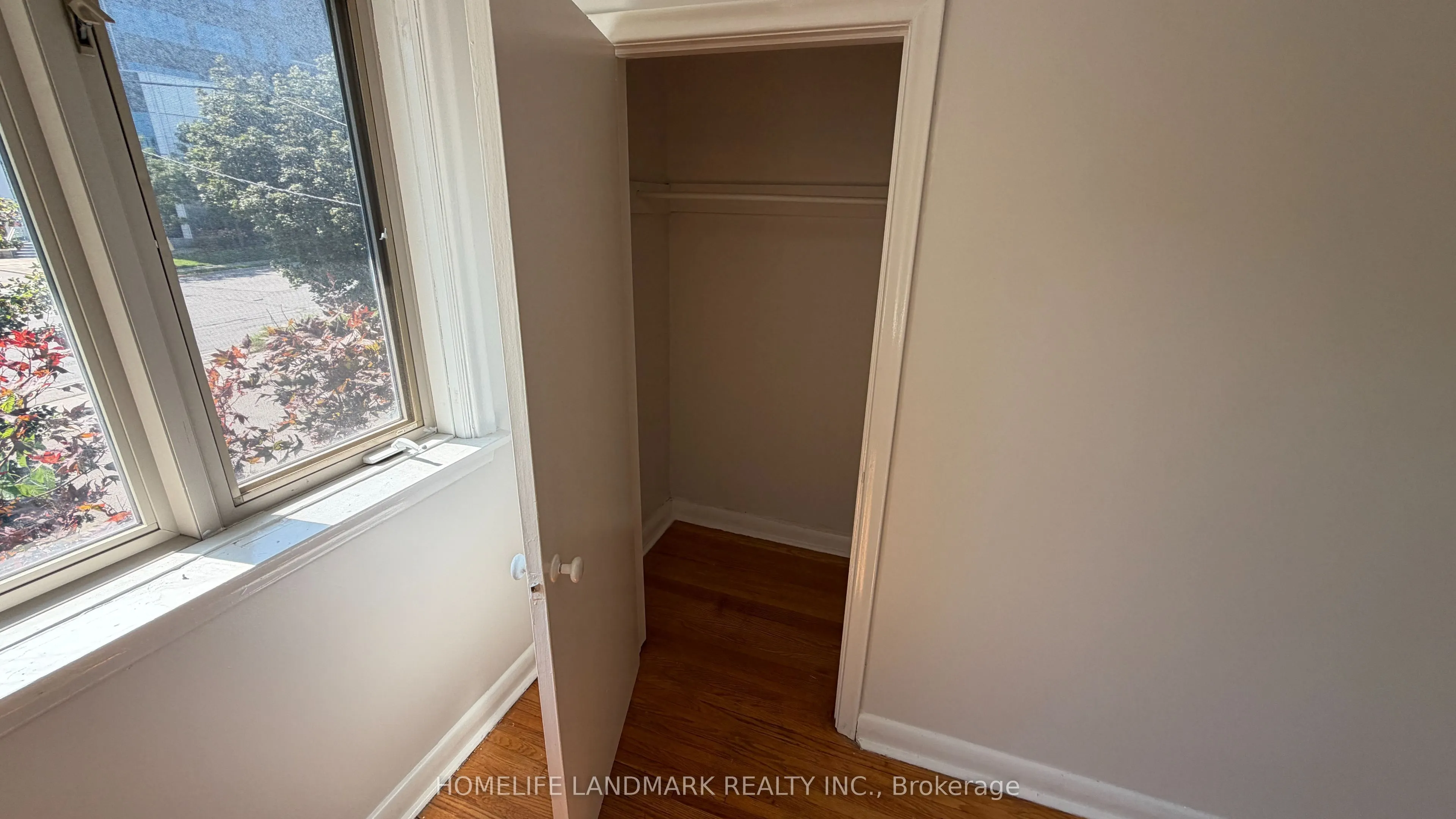 702 Sheppard Ave Avenue E