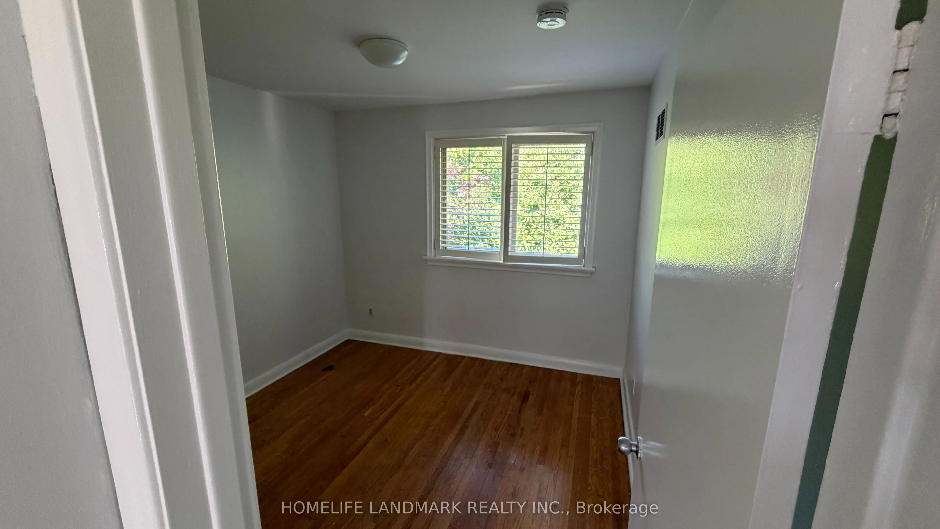 702 Sheppard Ave Avenue E