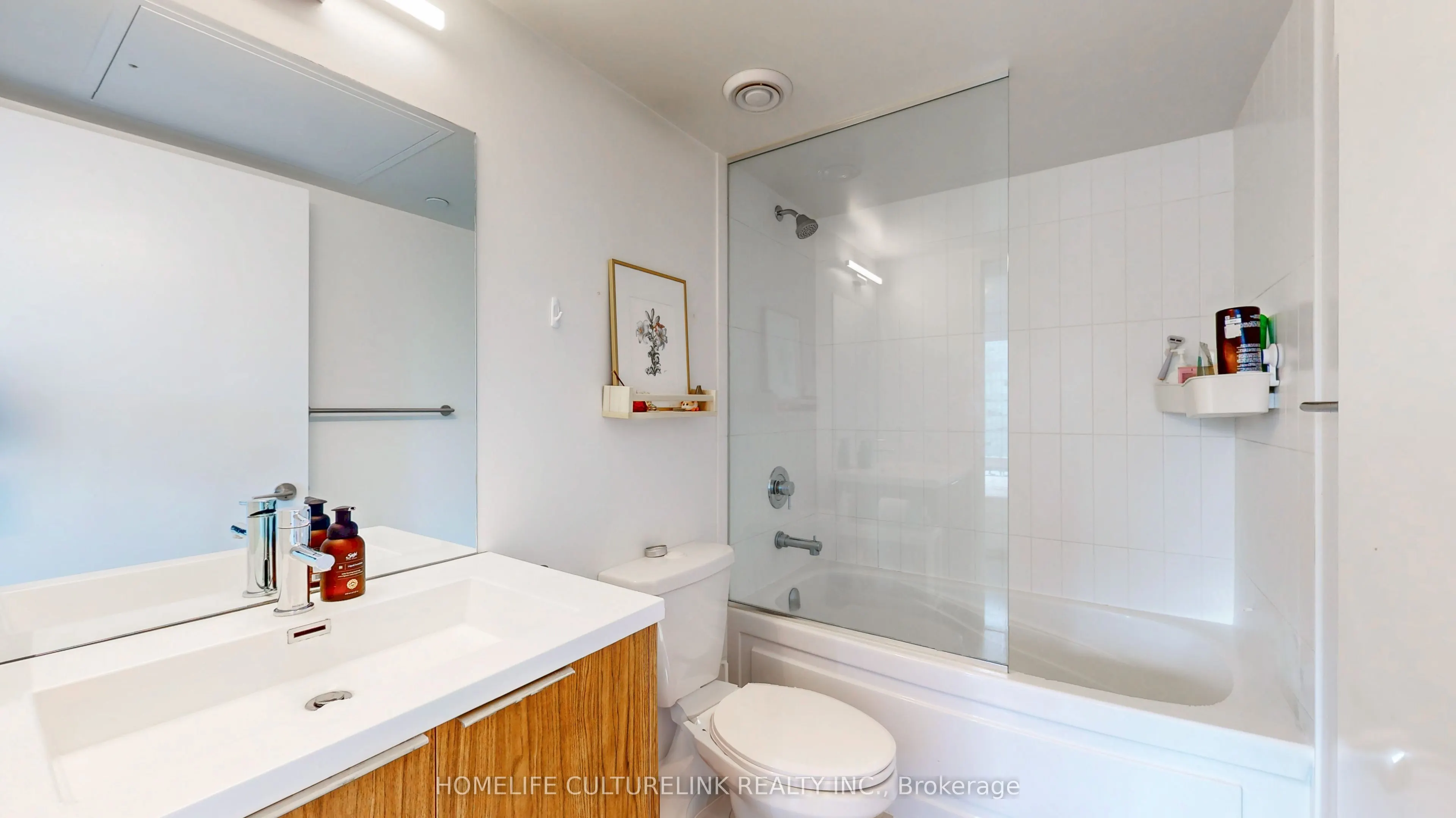 60 Shuter Street #908