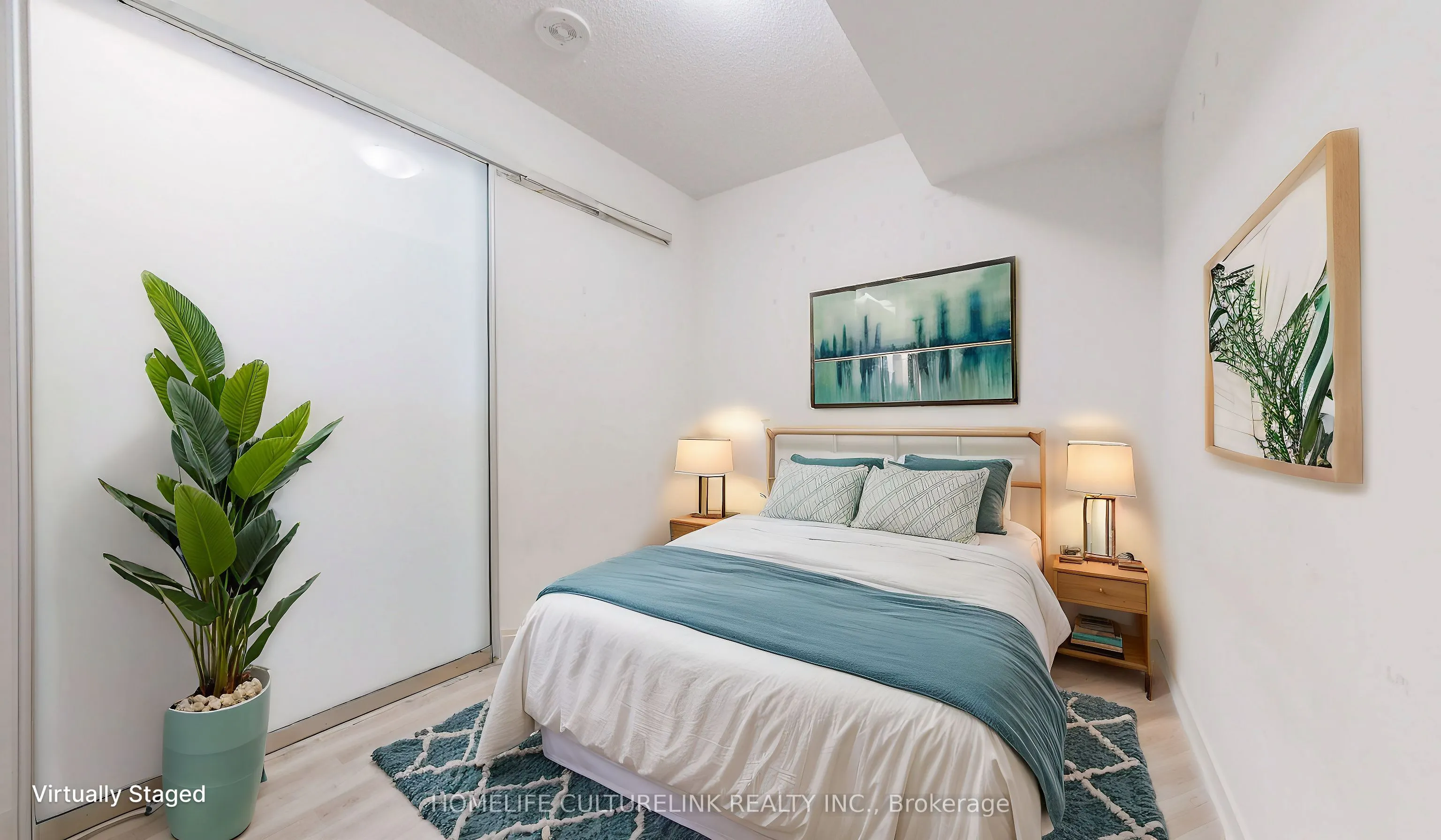 60 Shuter Street #908