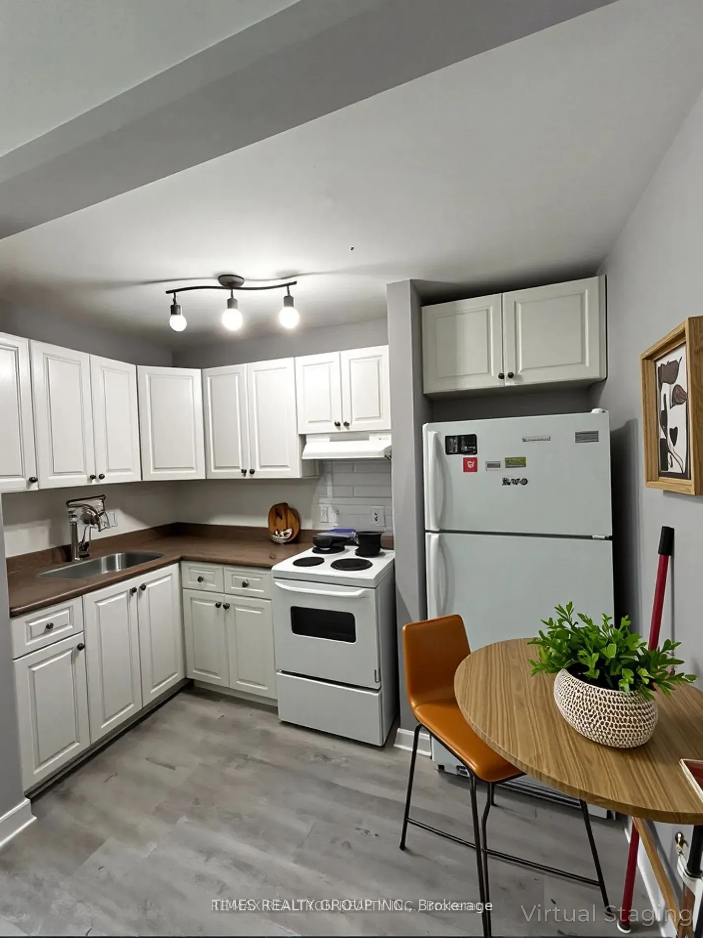 1566 Avenue Road #106
