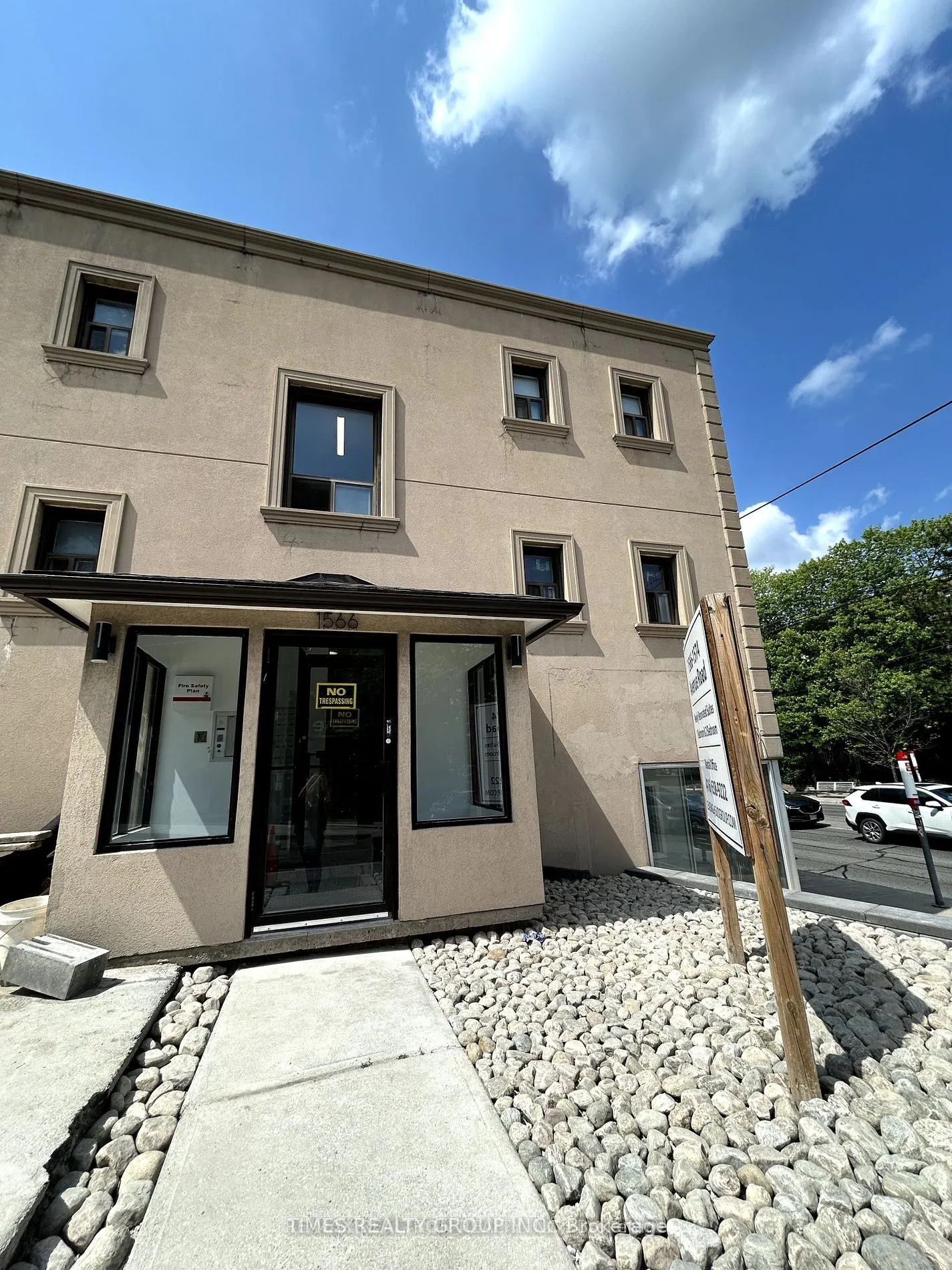 1566 Avenue Road #106