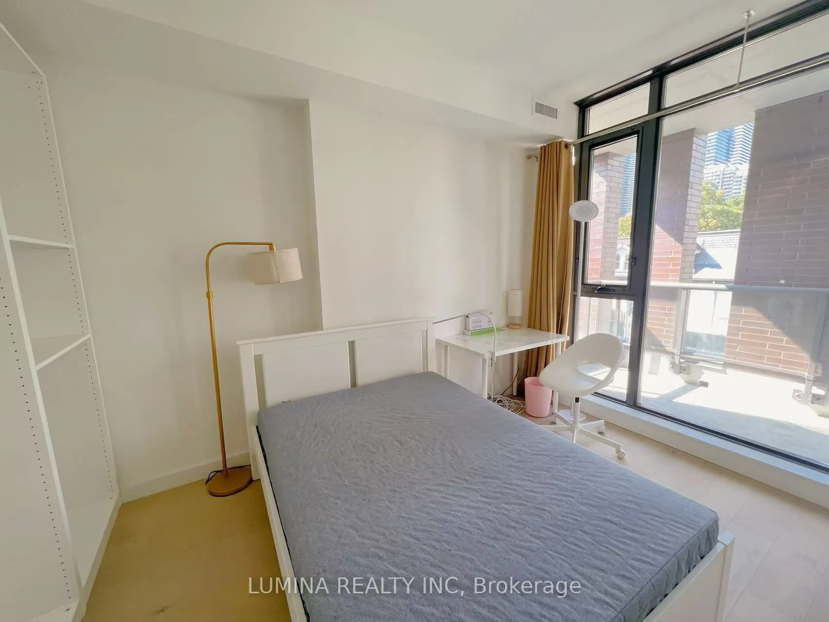 81 Wellesley Street E #305