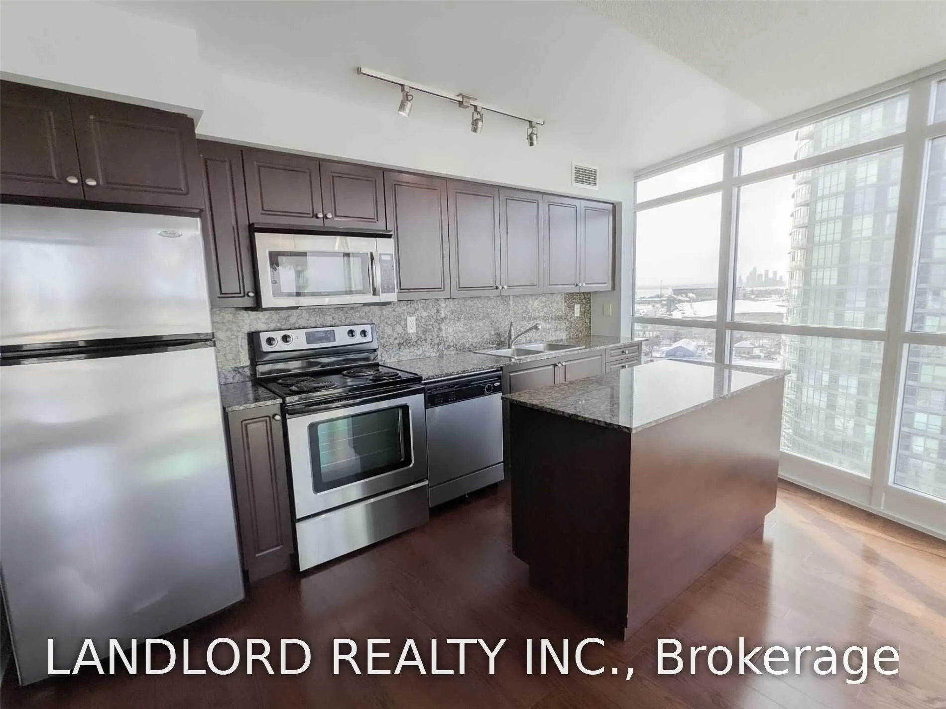 215 Fort York Boulevard #1910