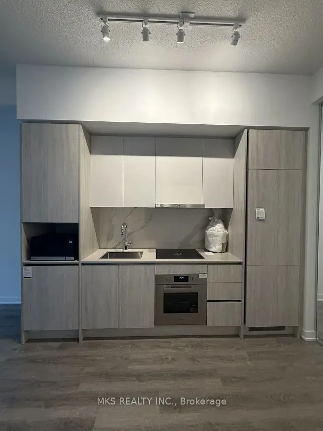 180 Front Street E #2309