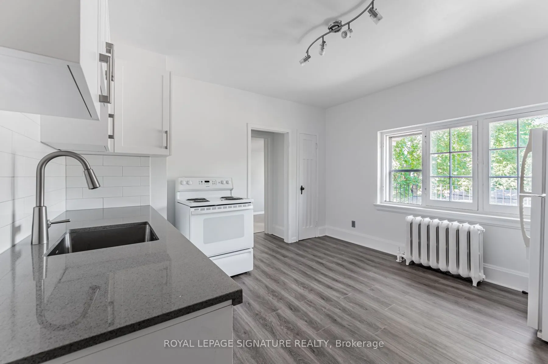 388 Palmerston Boulevard #2A