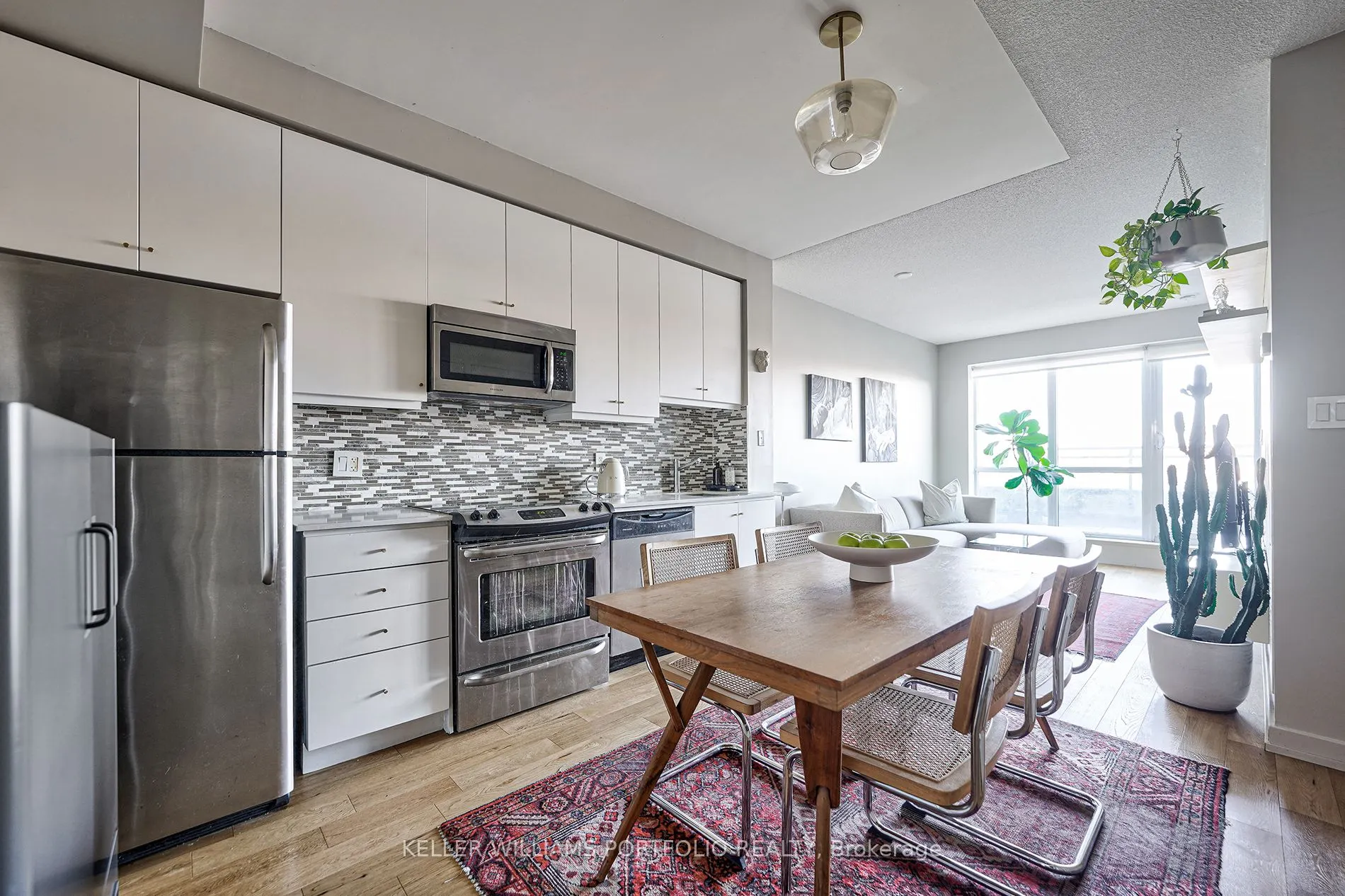 1169 Queen Street W #N507