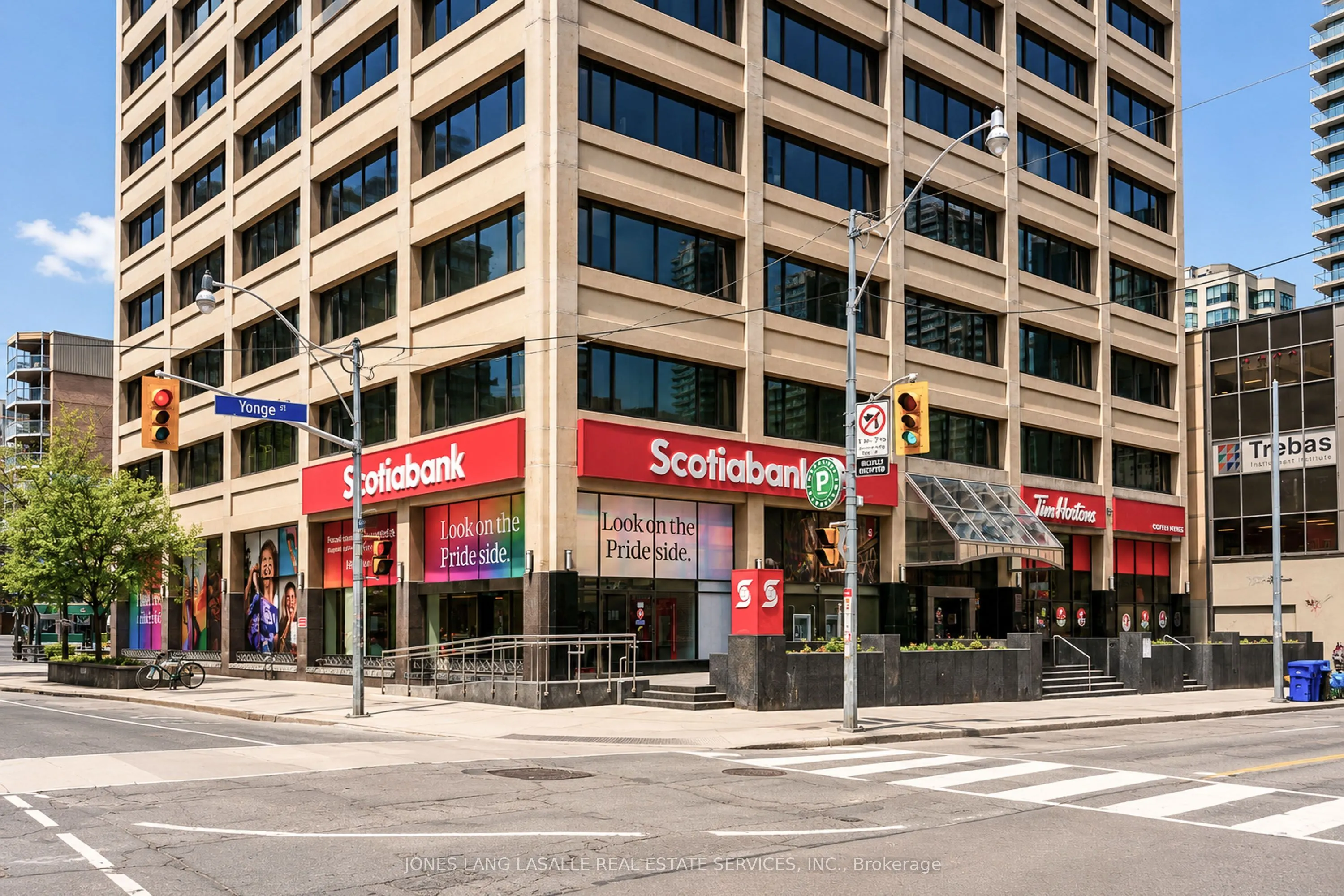 555 Yonge Street