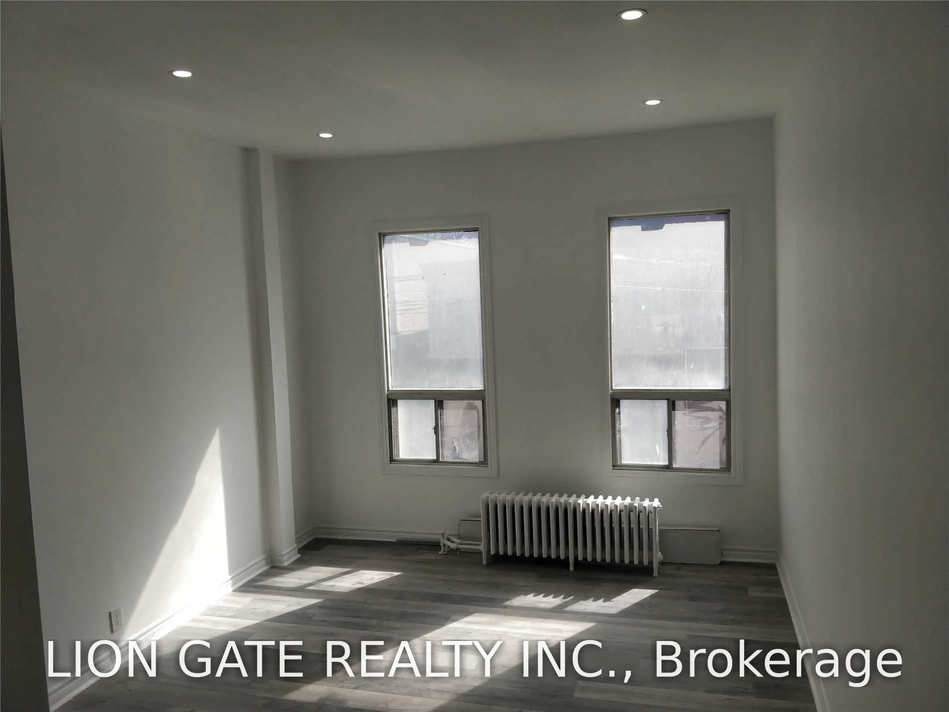 356 Queen Street E #Upper