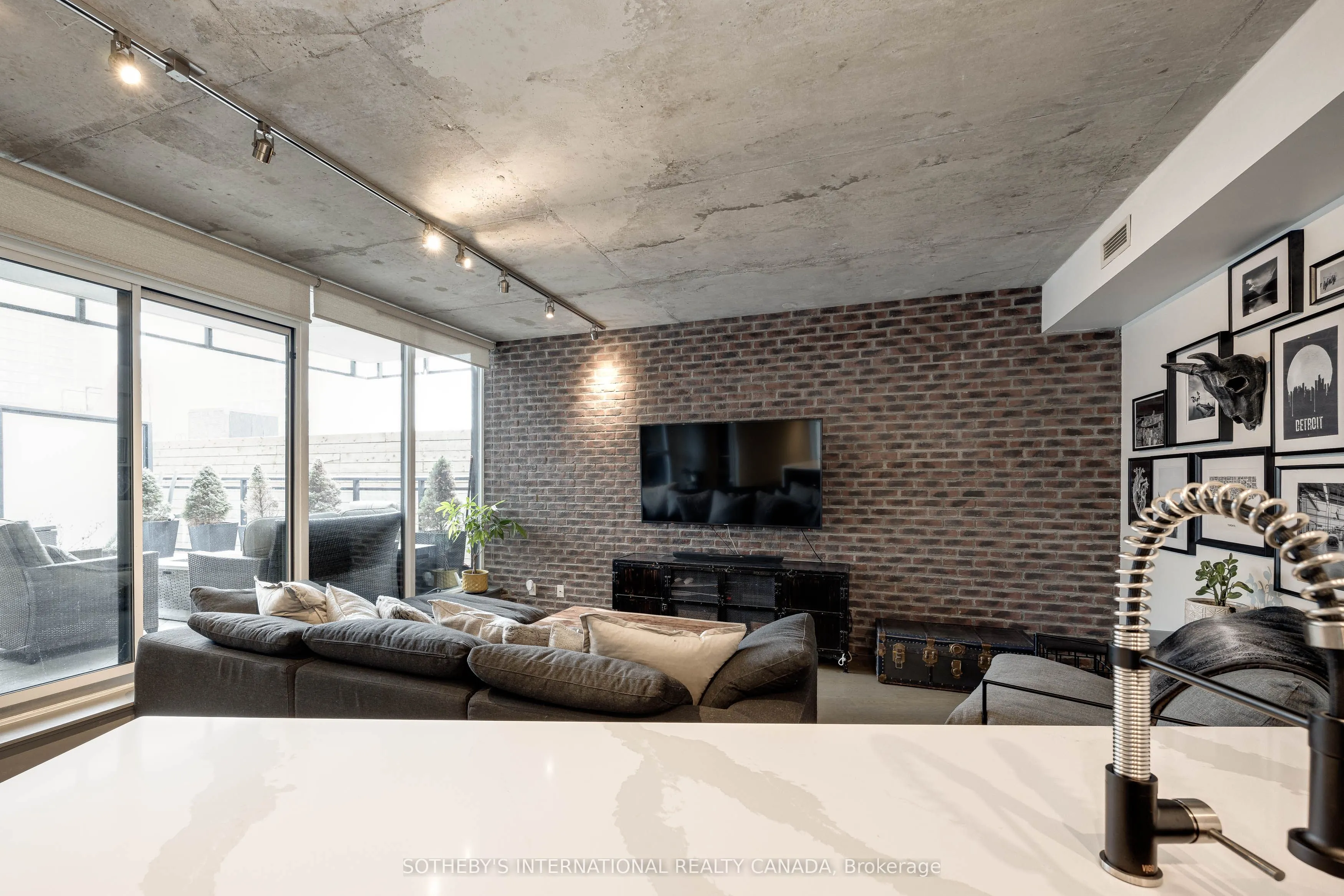 318 King Street #202