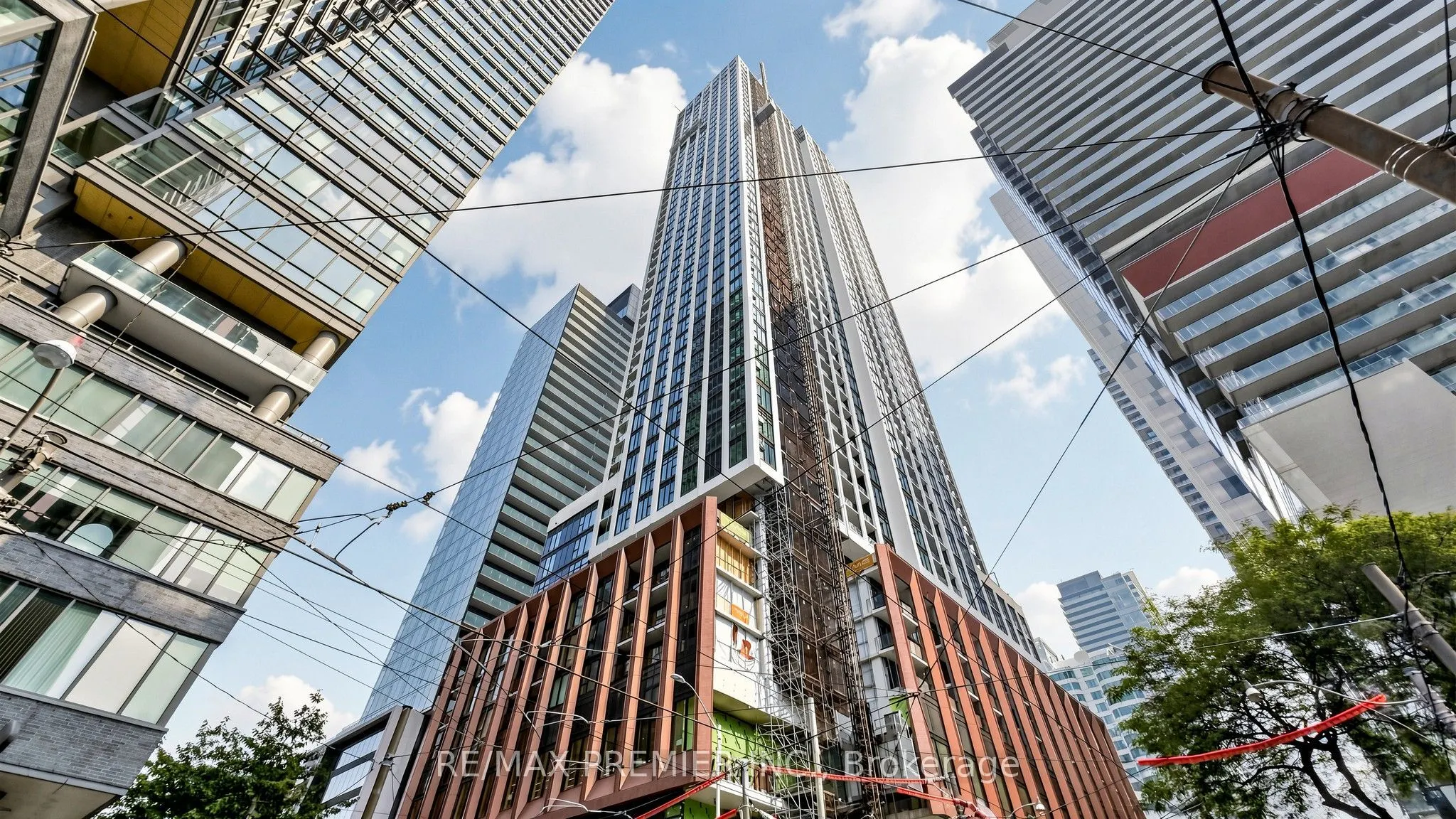 400 King Street W #8