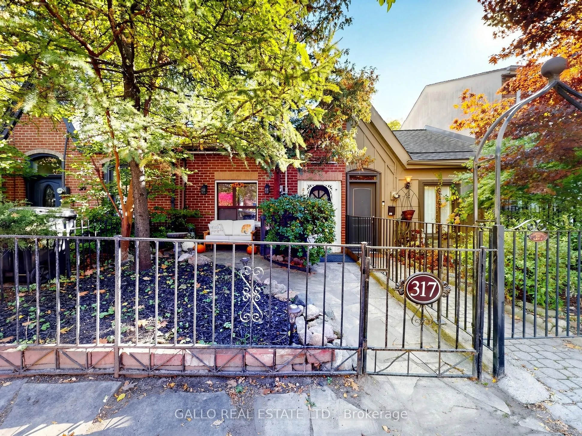 317 Wellesley Street E
