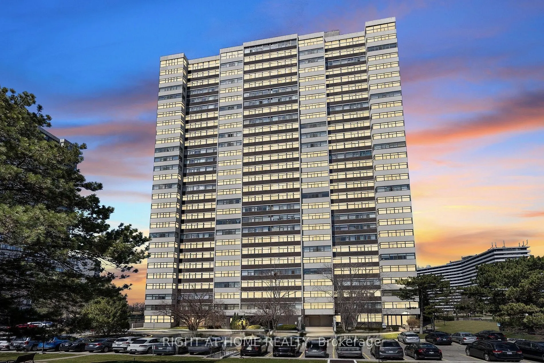 100 Antibes Drive #2508