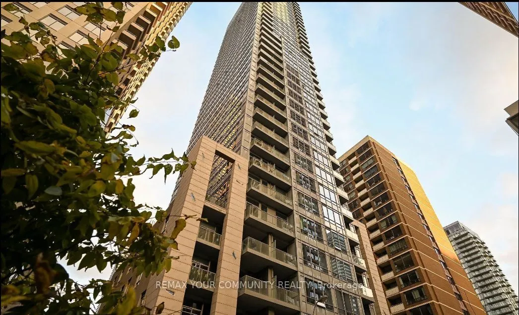21 Balmuto Street #1201