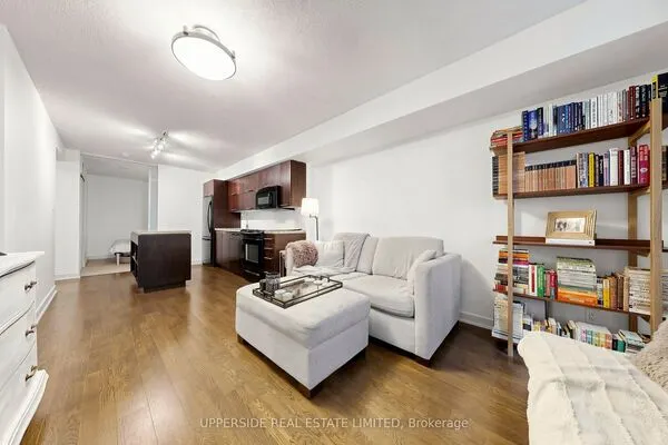 126 Simcoe Street #607