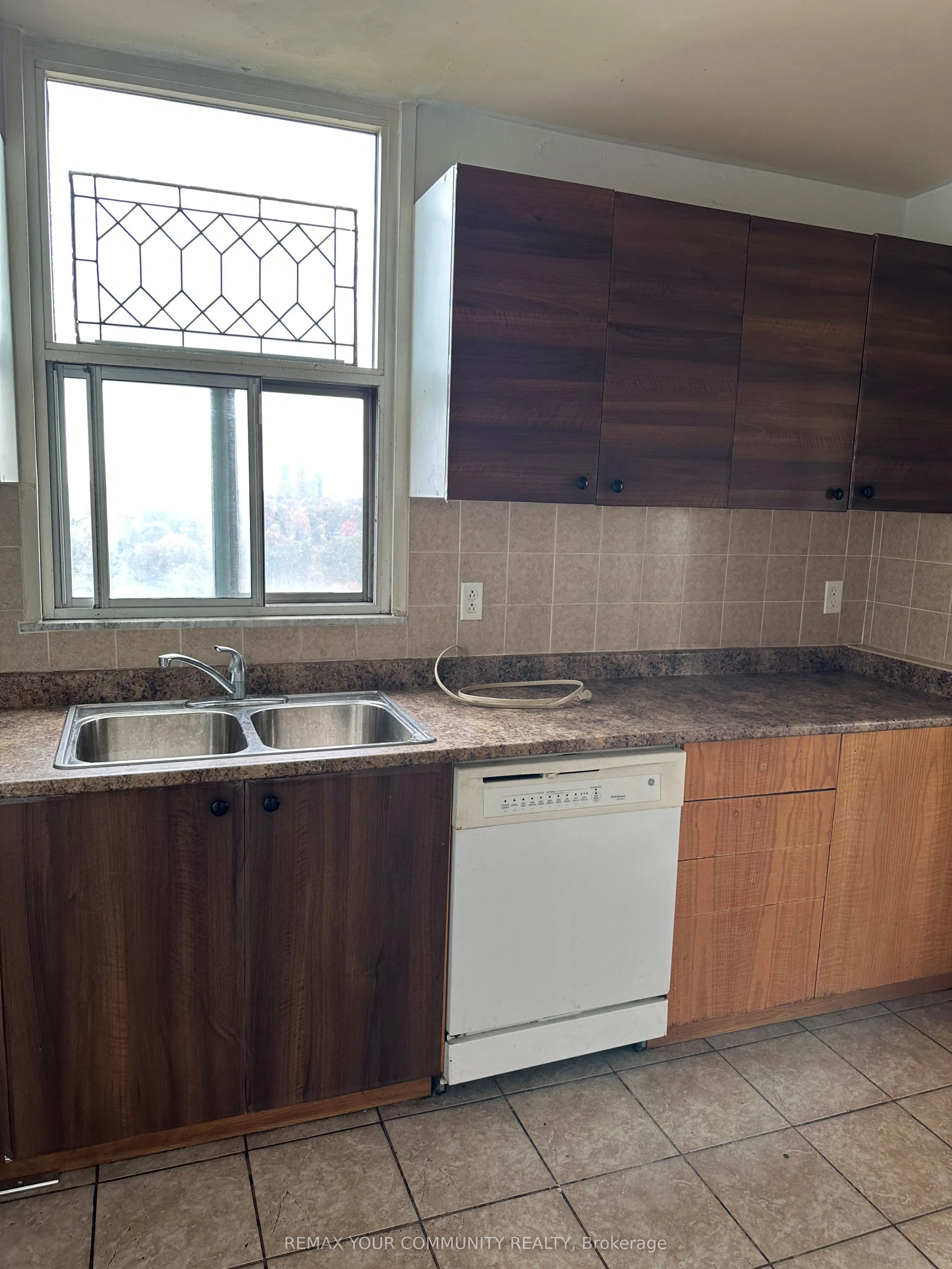 15 Vicora Linkway #1603