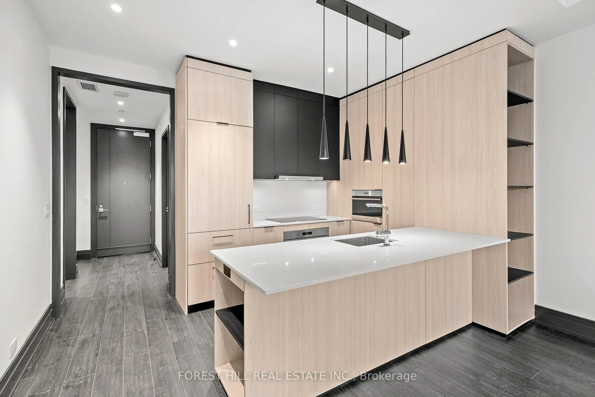 2 Avenue Road #704