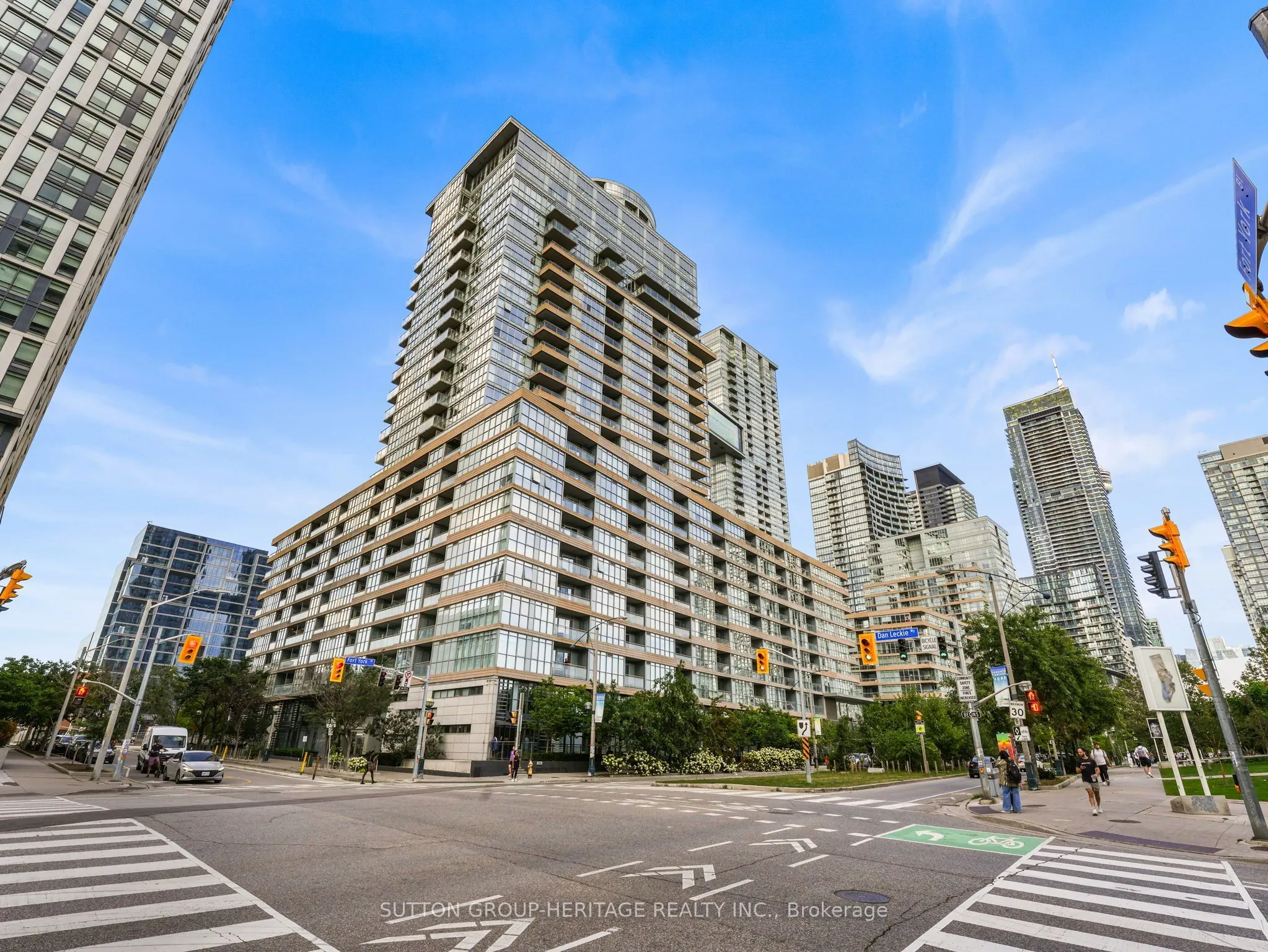 151 Dan Leckie Way #803