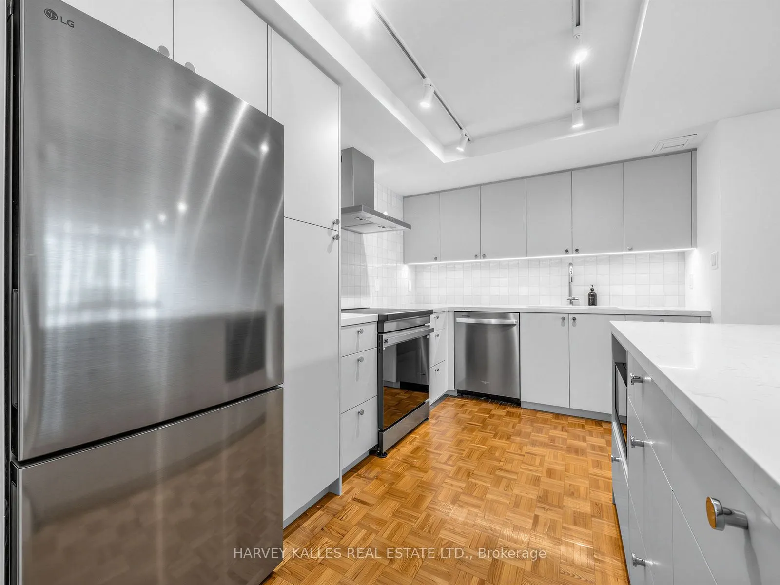 71 Charles Street E #802