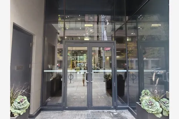 25 Richmond Street E #2608