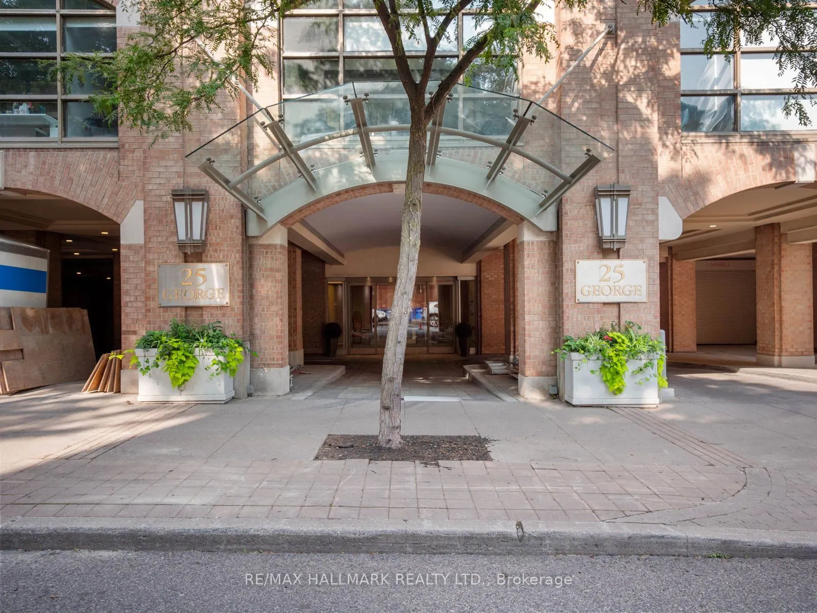 25 George Street #305