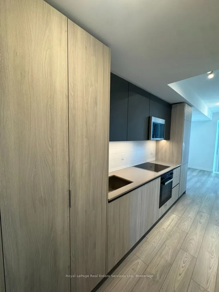 400 King Street W #3122