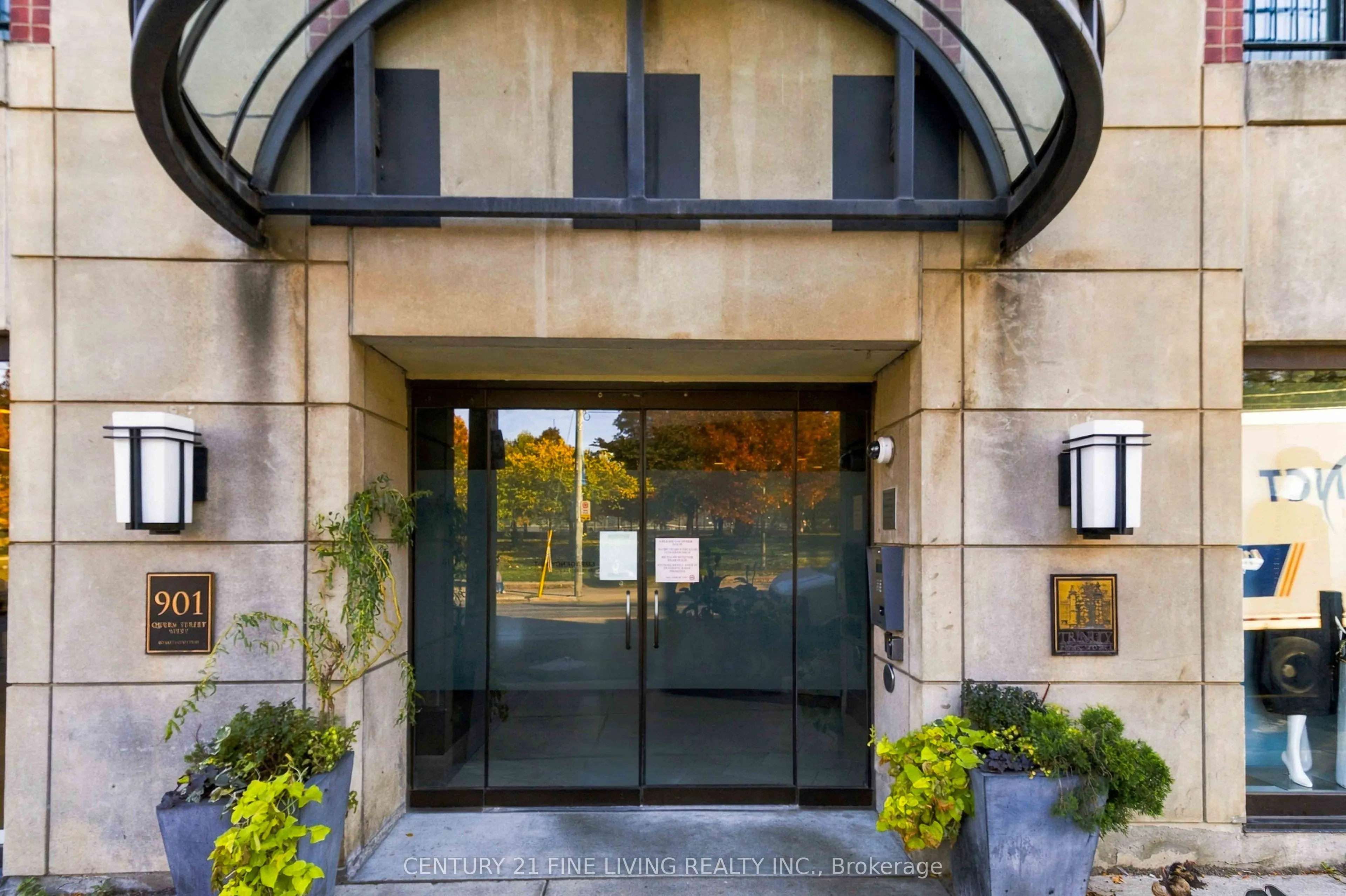 901 Queen Street W #419