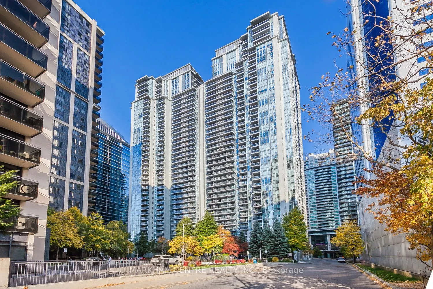 4978 Yonge Street #808