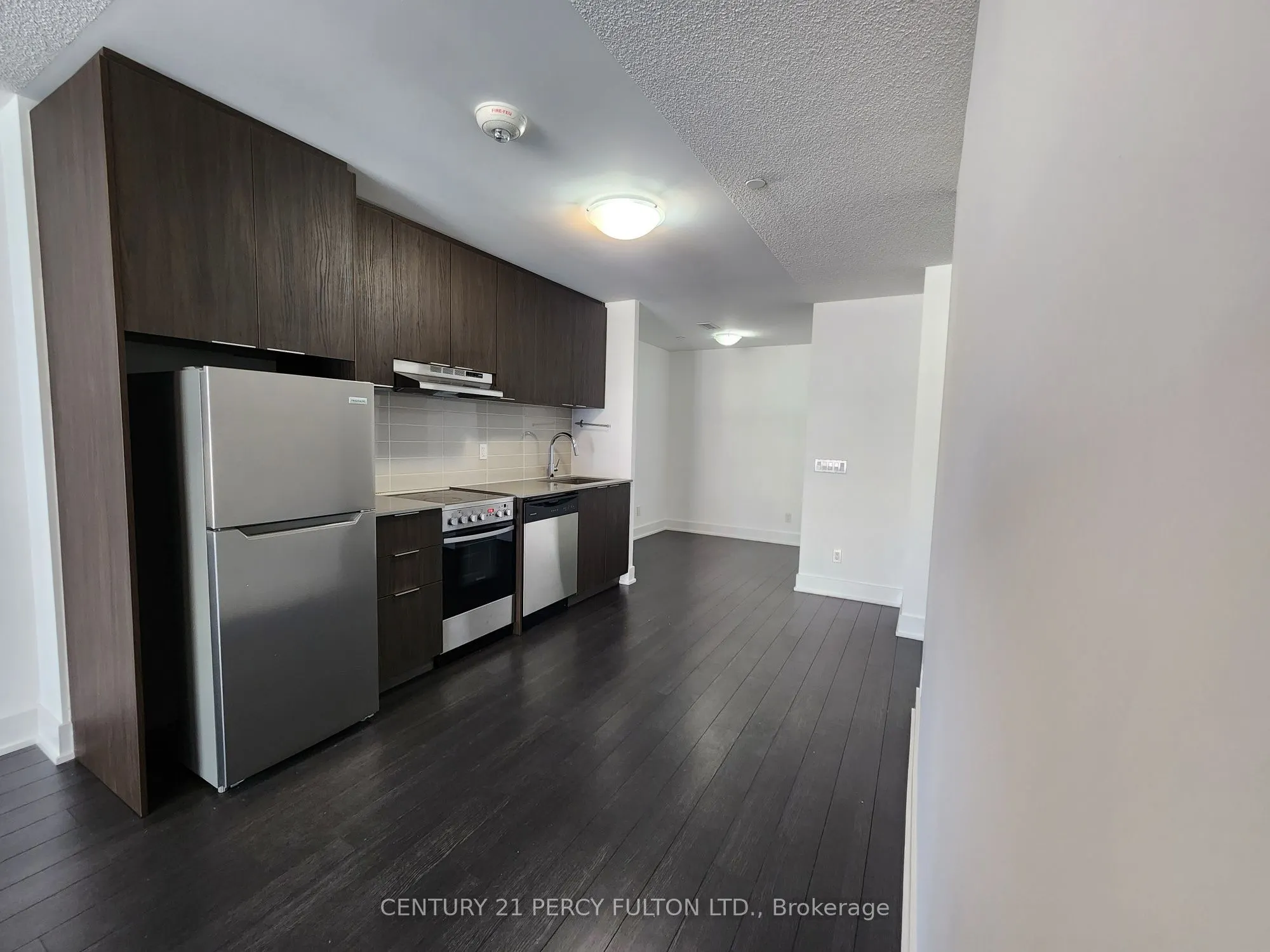 18 Millwood Road #R215