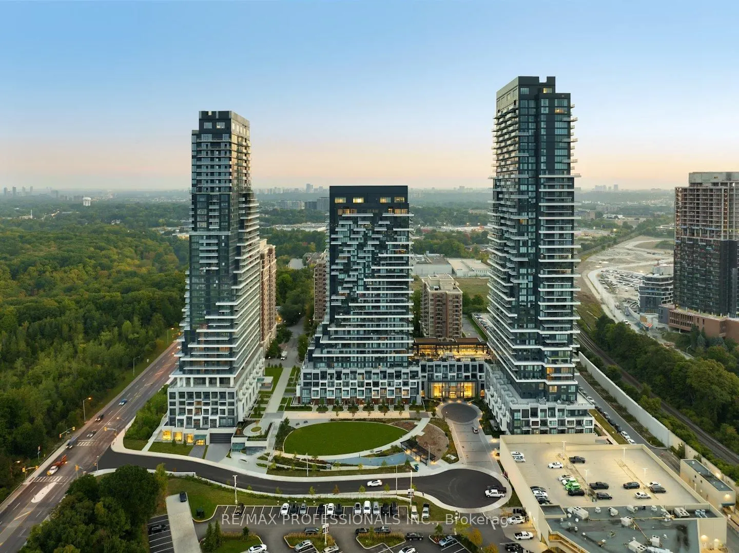 20 Inn On The Park Drive #1430