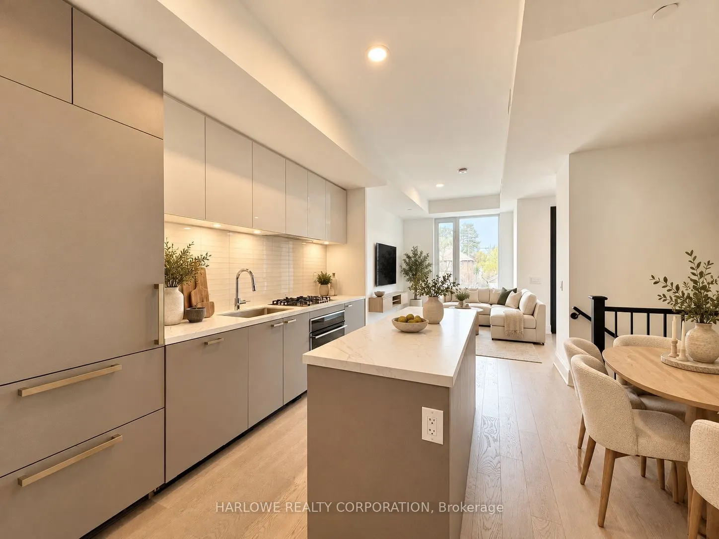 431 Roehampton Avenue #113