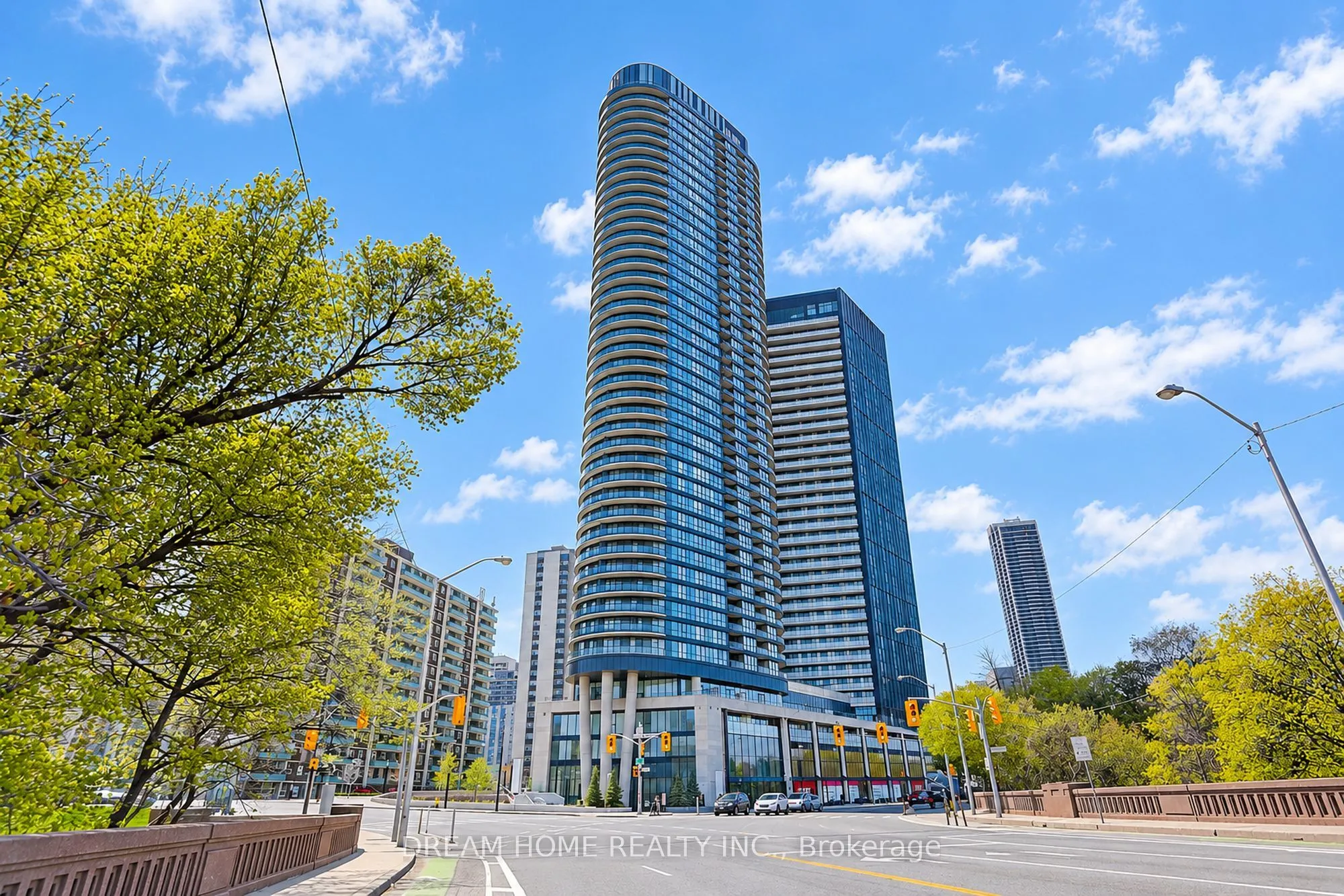 585 Bloor Street E #1622