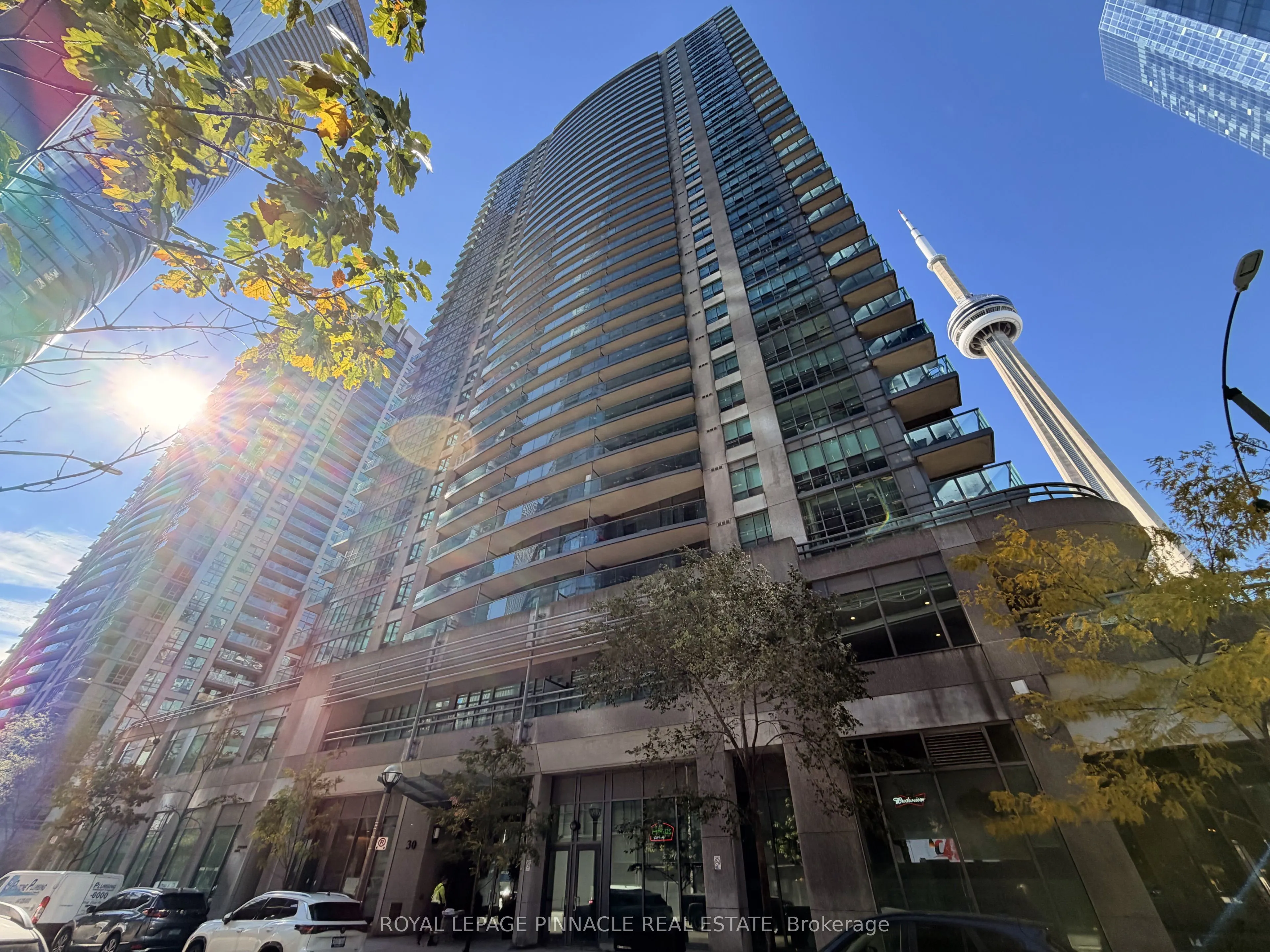 30 Grand Trunk Crescent #802