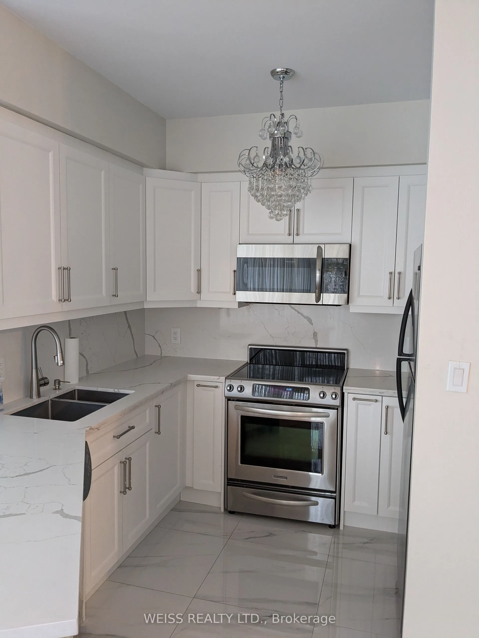 3840 Bathurst Street #104
