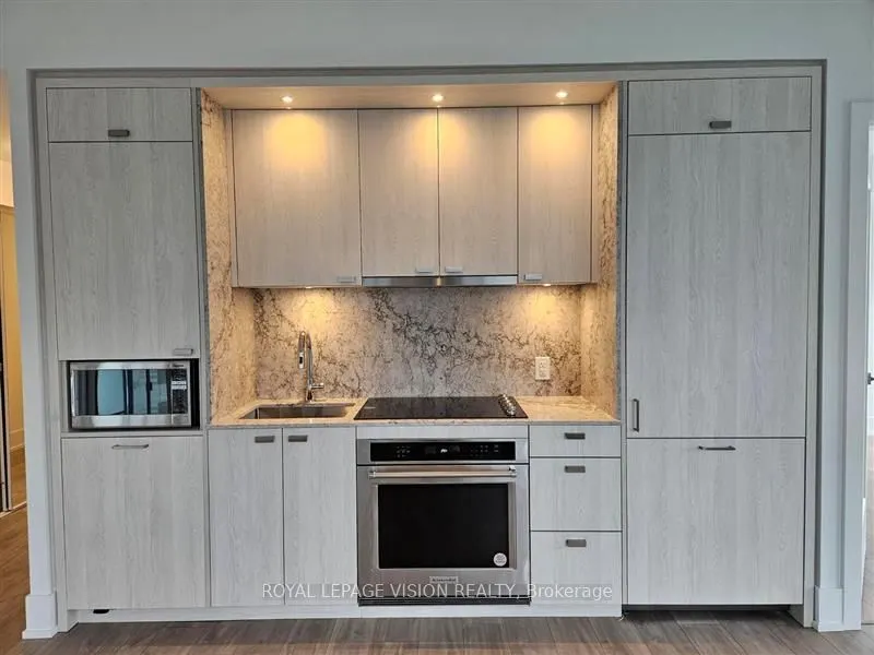 480 Front Street W #1406