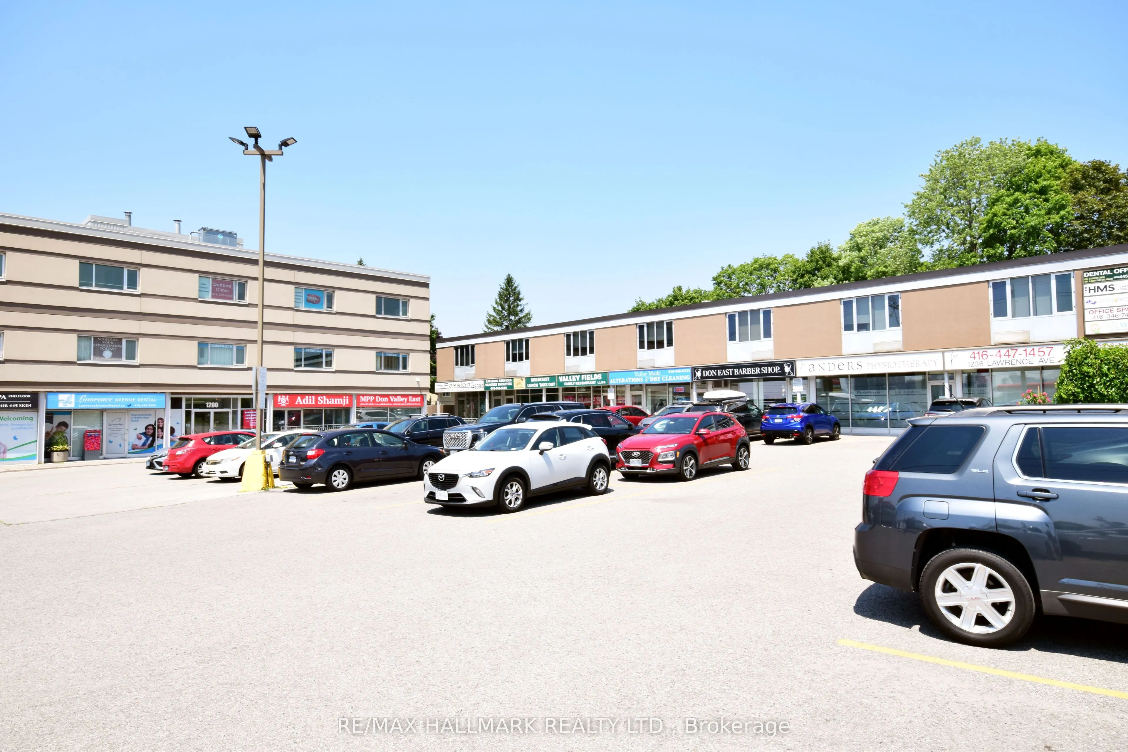 1200 Lawrence Avenue E #202