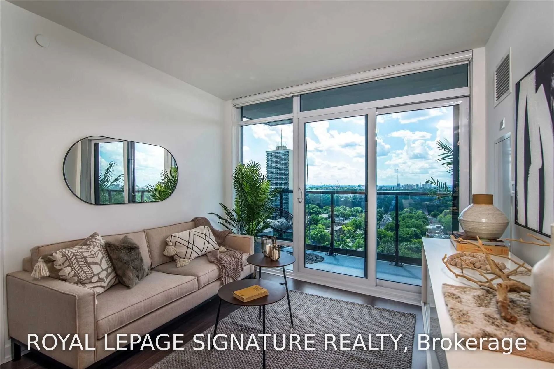 18 Erskine Avenue #3110