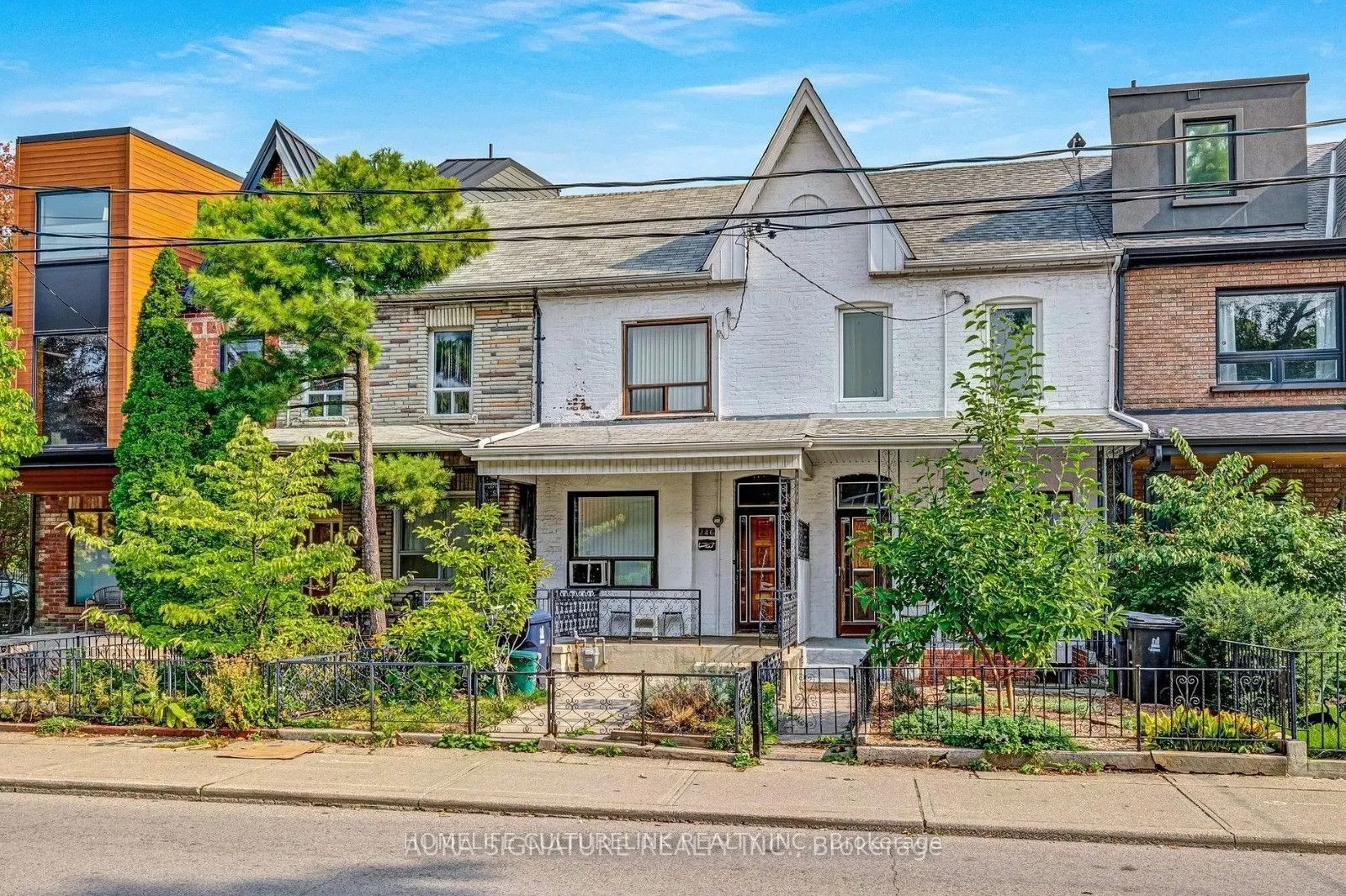 246 Niagara Street #2nd floor