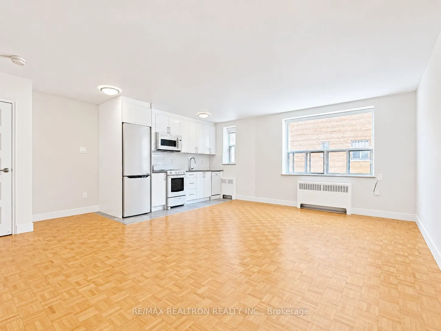 1291 Bayview Avenue #203