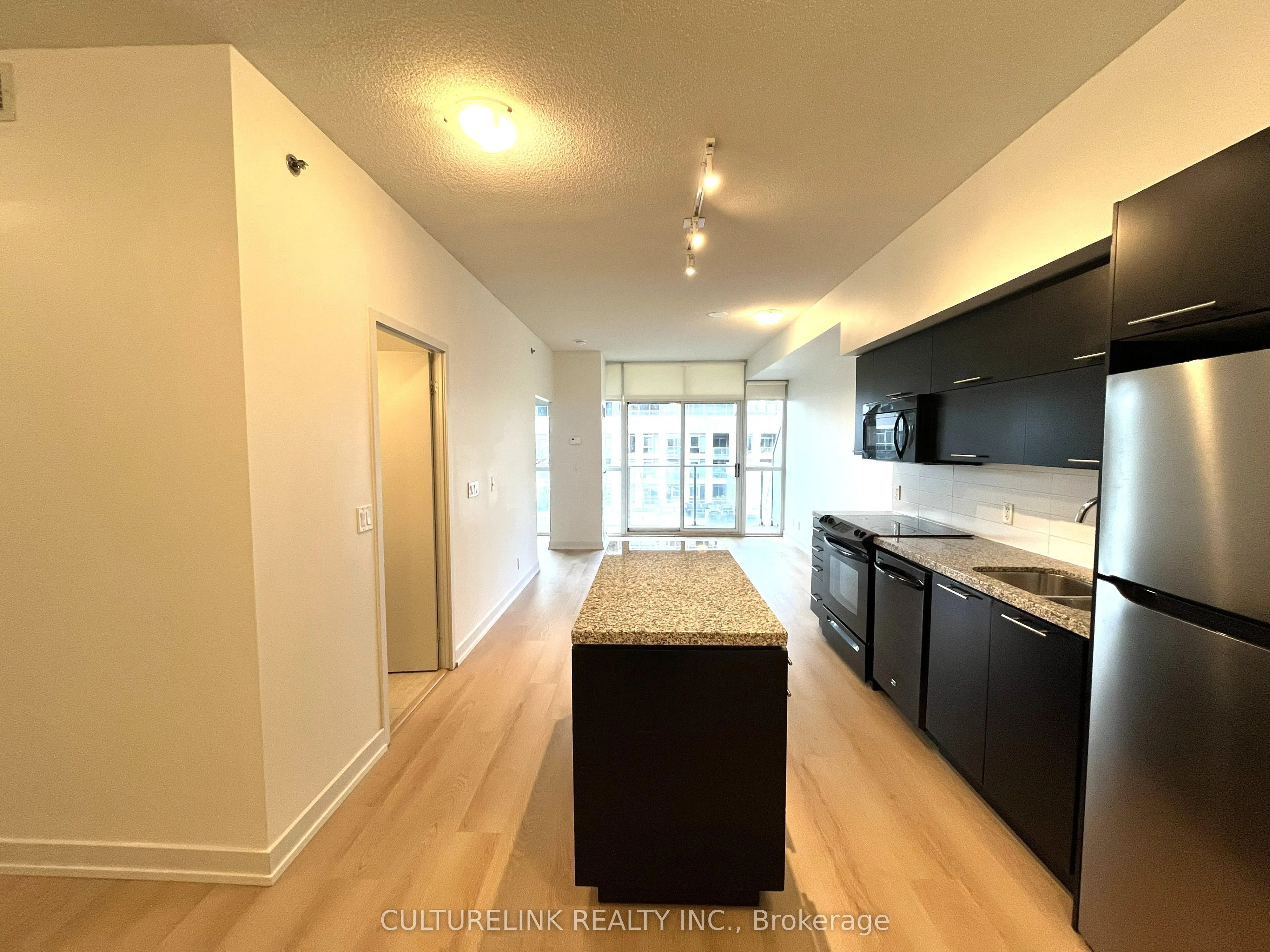 21 Nelson Street #915