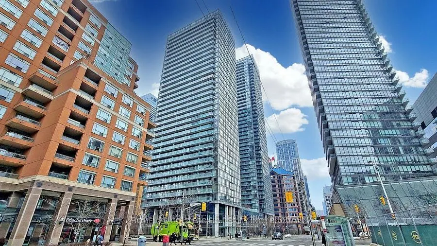 37 Grosvenor Street #505