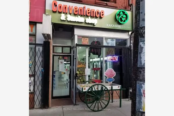 525 Queen Street W