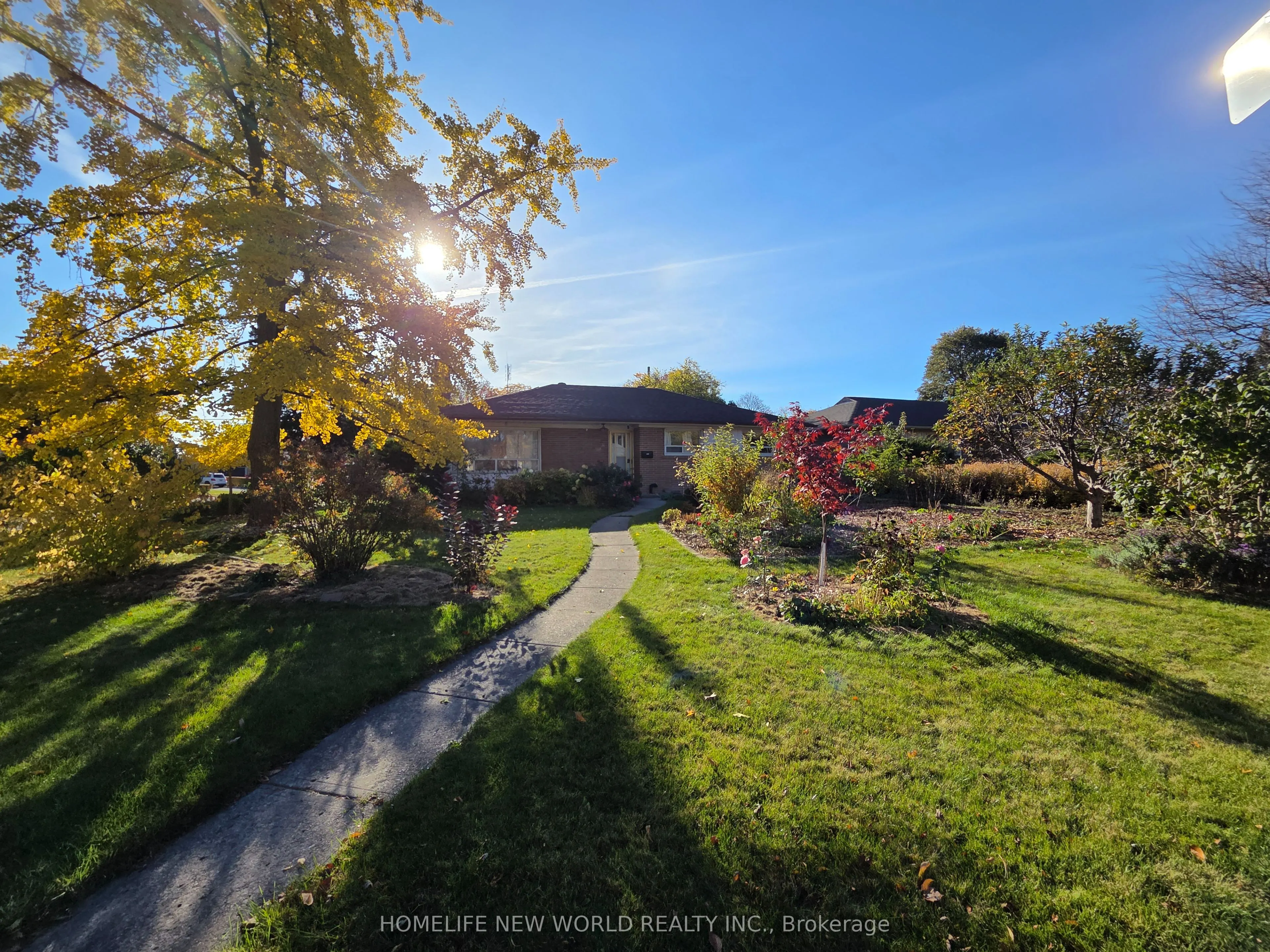 38 Treadgold Crescent