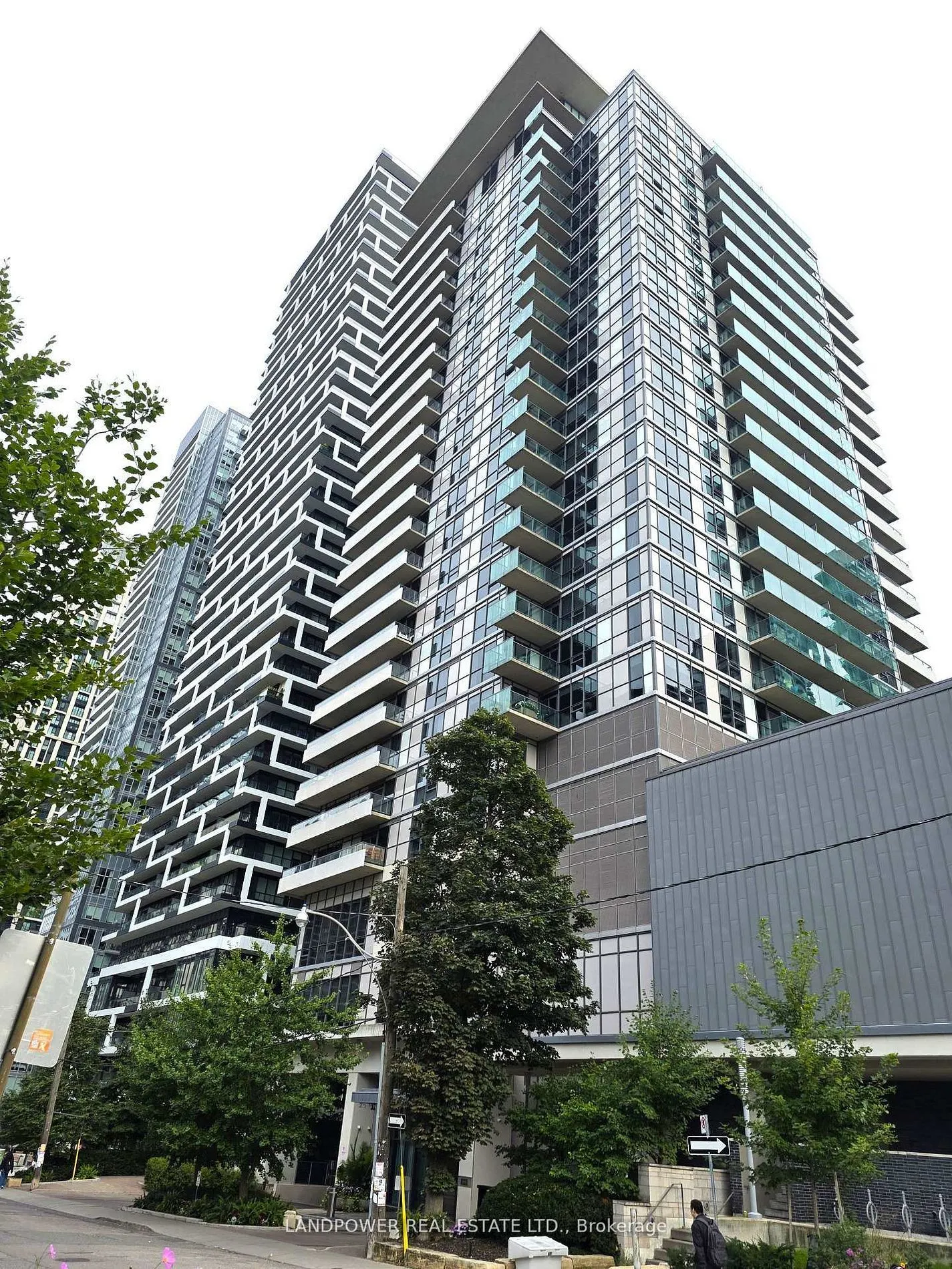25 Broadway Avenue #906