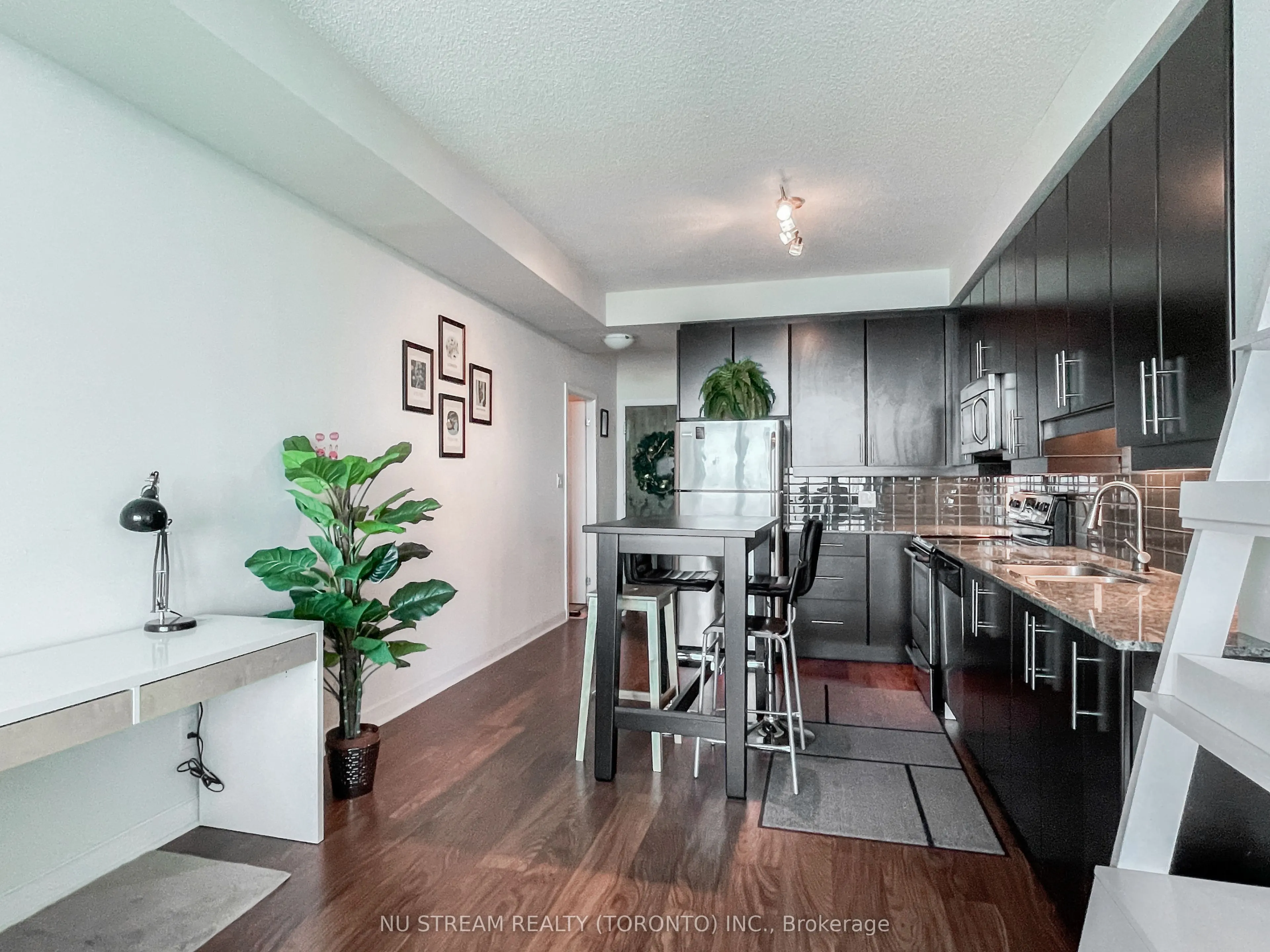 33 Bay Street #4509