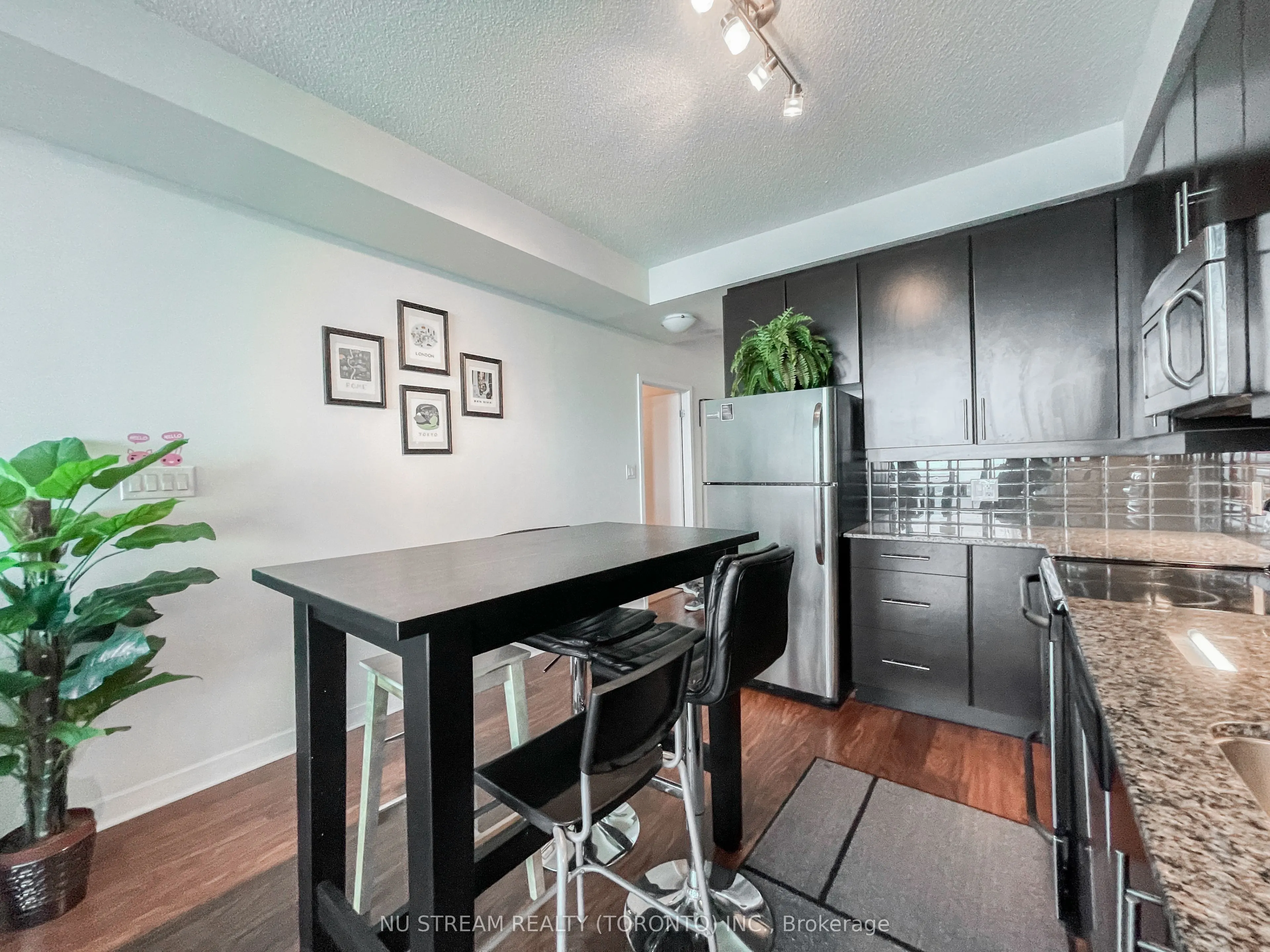 33 Bay Street #4509